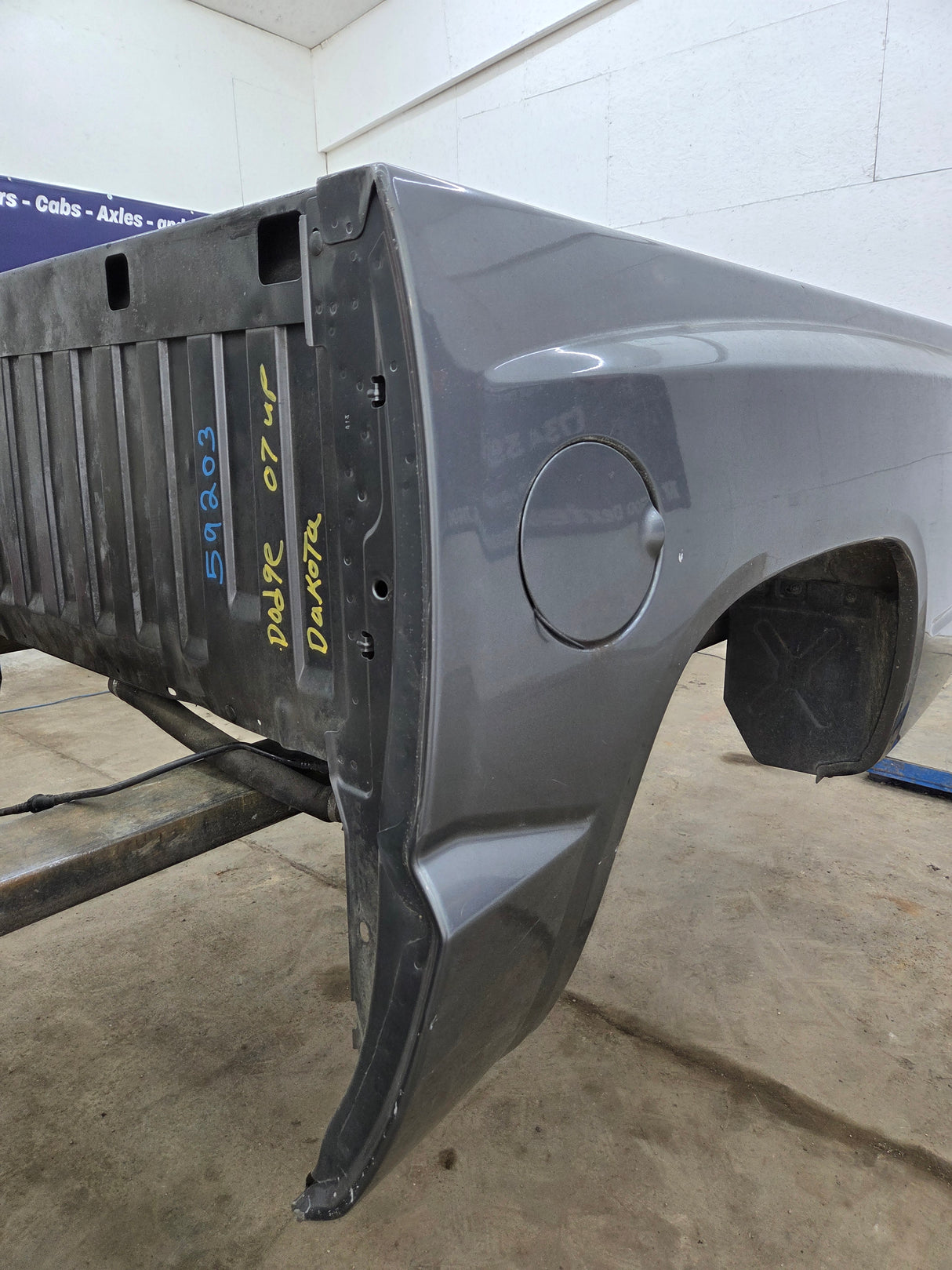 2005-2011 Dodge Dakota 3rd Gen 5' 4" Short Truck Bed