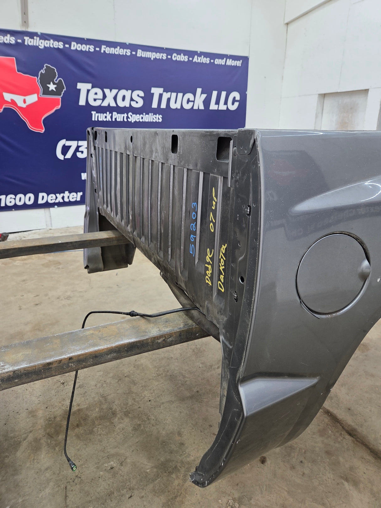 2005-2011 Dodge Dakota 3rd Gen 5' 4" Short Truck Bed