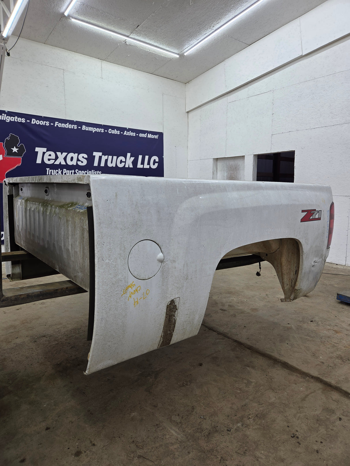 2007-2013 Chevrolet Silverado 1500 2500 3500 HD 6' 6" Short Truck