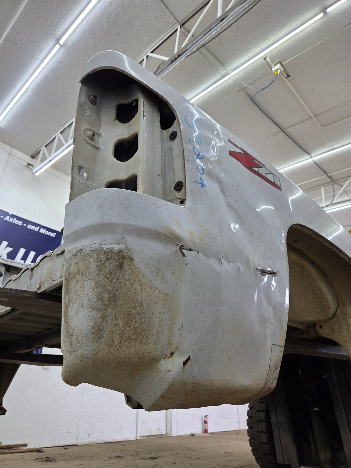 2007-2013 Chevrolet Silverado 1500 2500 3500 HD 6' 6" Short Truck