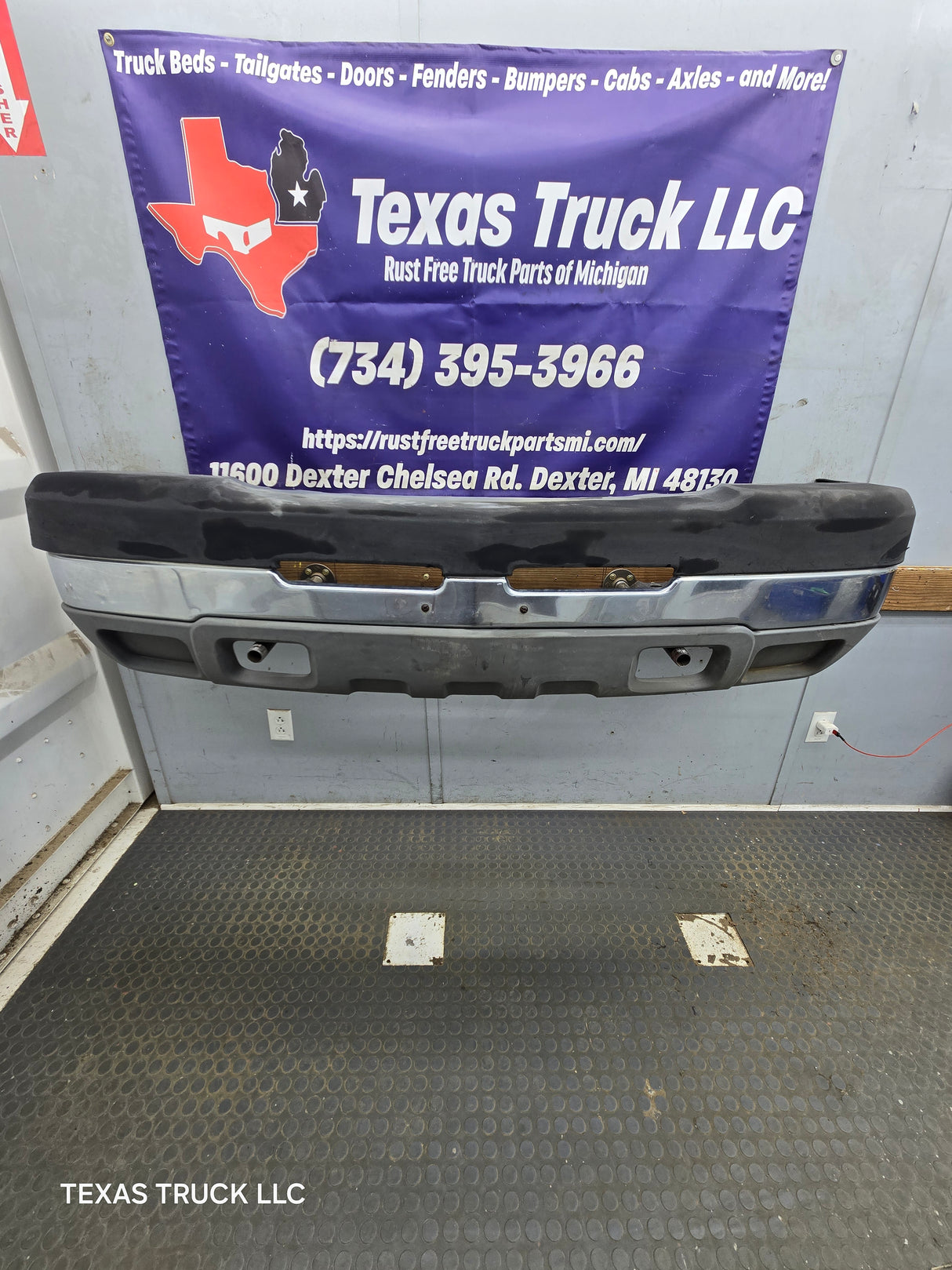 2003-2007 Chevrolet Silverado 2500HD 3500HD 'Cateye' Front Bumper