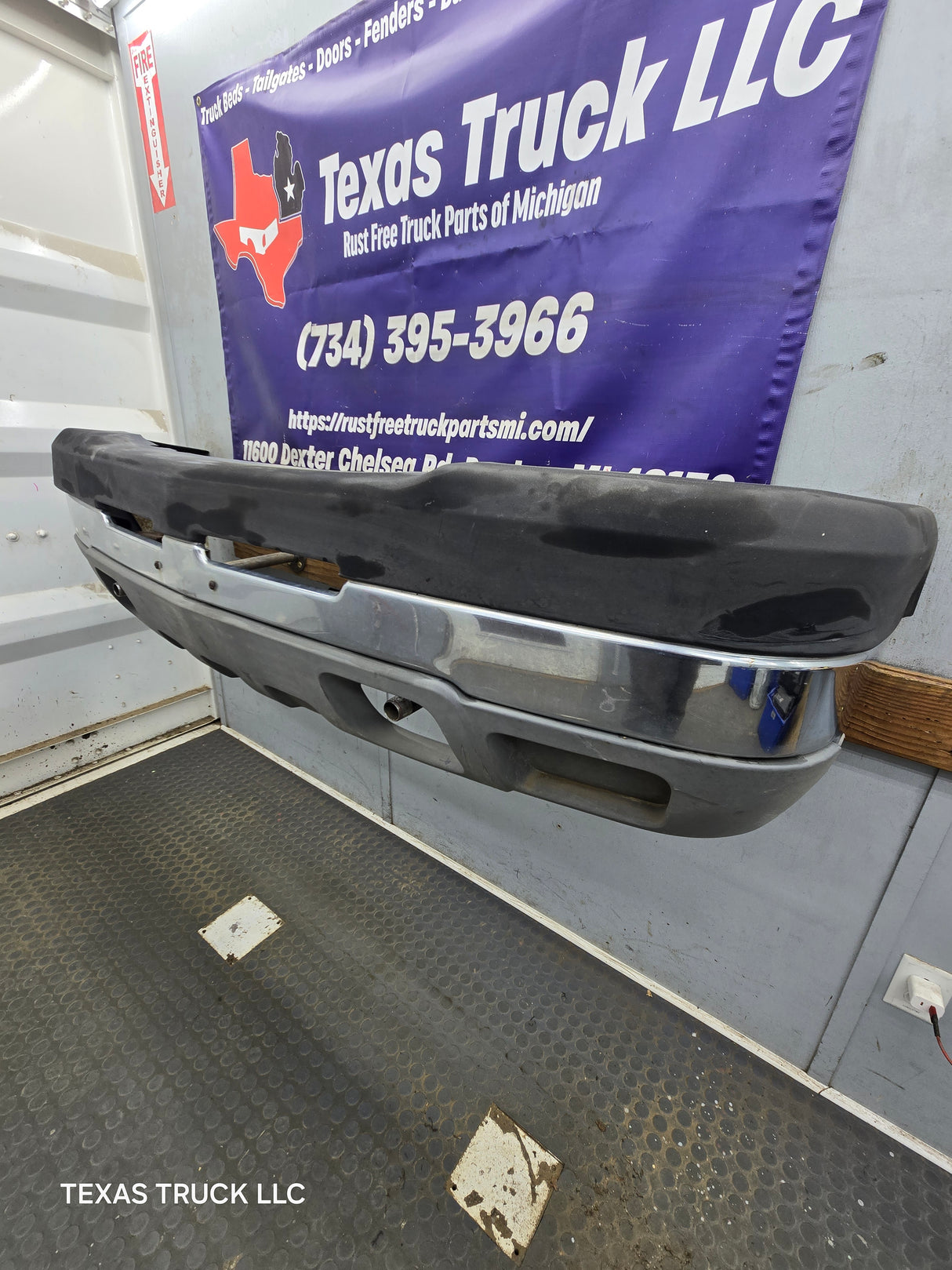 2003-2007 Chevrolet Silverado 2500HD 3500HD 'Cateye' Front Bumper