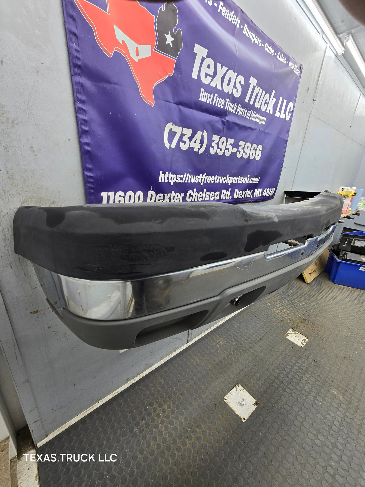 2003-2007 Chevrolet Silverado 2500HD 3500HD 'Cateye' Front Bumper