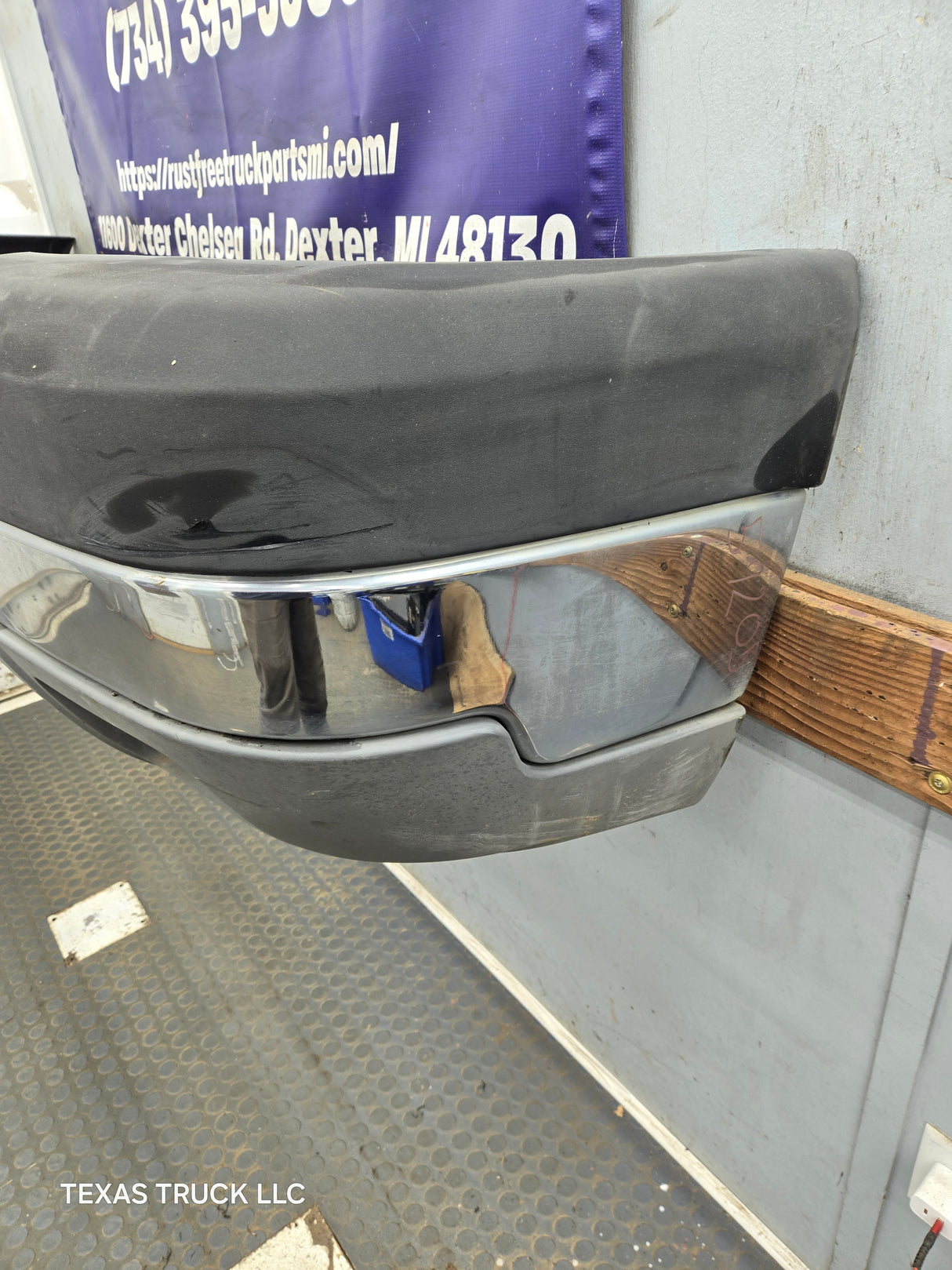 2003-2007 Chevrolet Silverado 2500HD 3500HD 'Cateye' Front Bumper