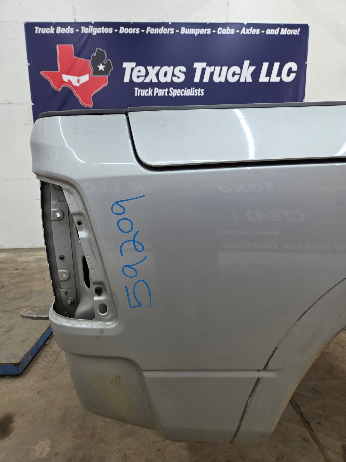 2009-2018 Dodge Ram 4th gen 1500 5' 7" Short Truck Bed "Rambox" Ram Box - Light Graystone Pearl Coat