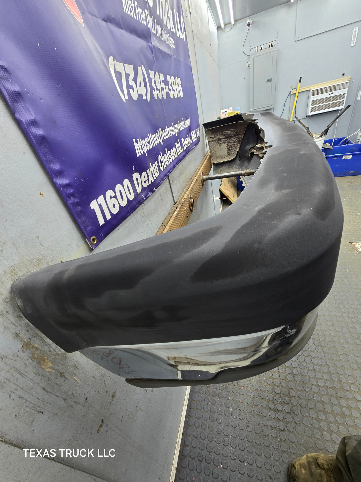 2003-2007 Chevrolet Silverado 2500HD 3500HD 'Cateye' Front Bumper