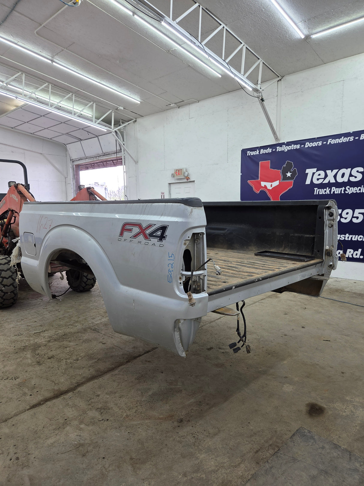 2011-2016 Ford F250 F350 Super Duty 6' 9" Short Truck Bed