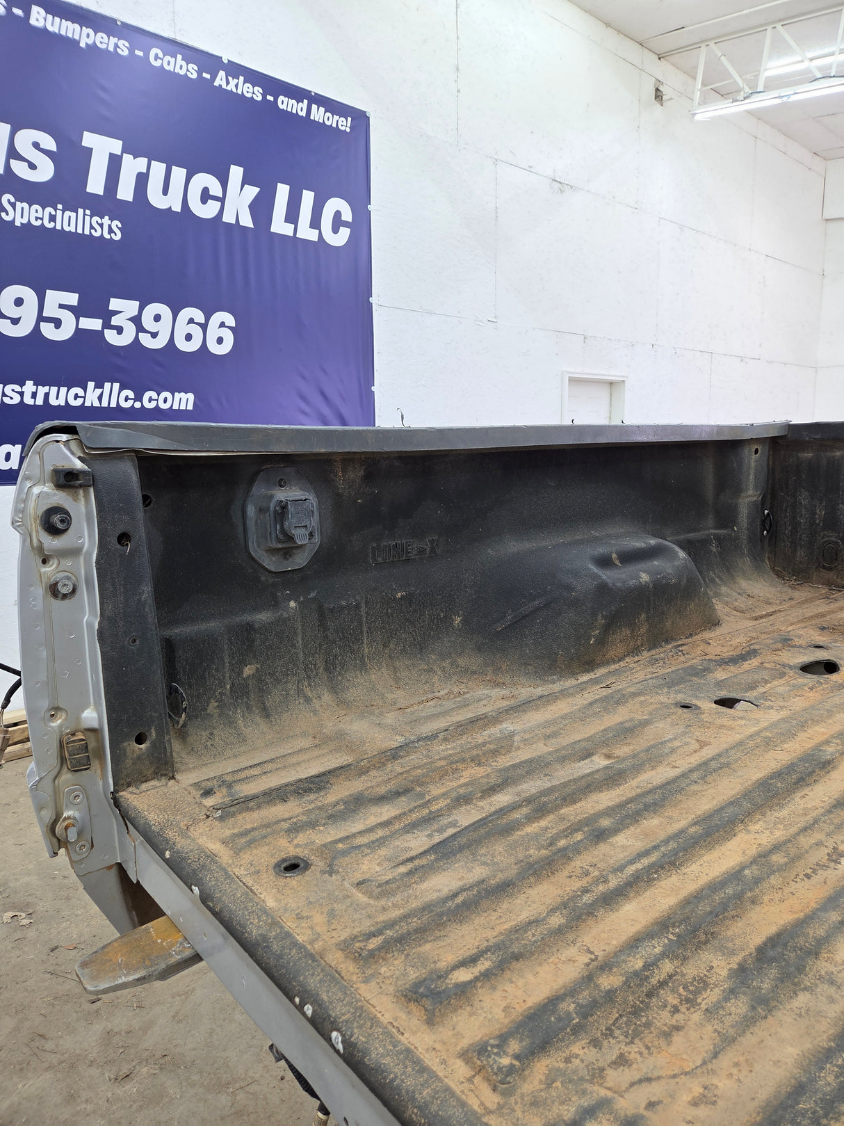 2011-2016 Ford F250 F350 Super Duty 6' 9" Short Truck Bed