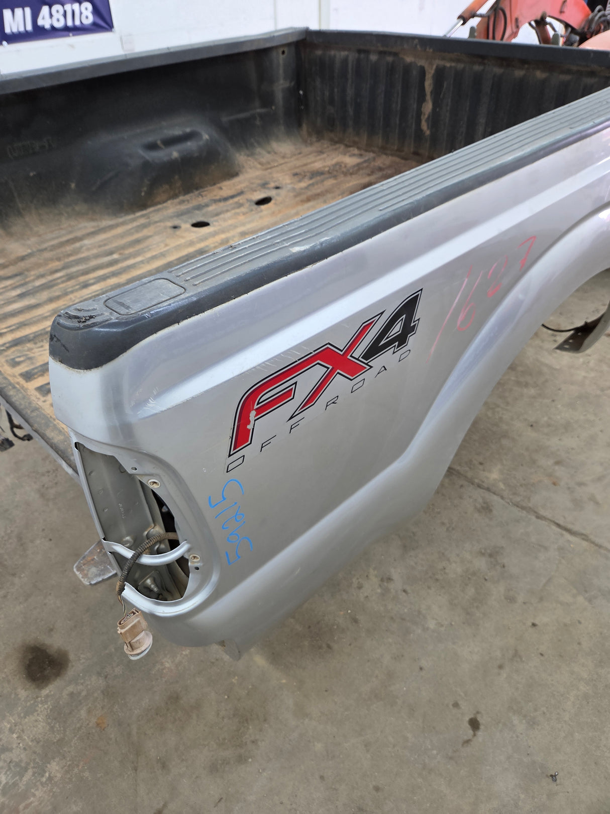 2011-2016 Ford F250 F350 Super Duty 6' 9" Short Truck Bed
