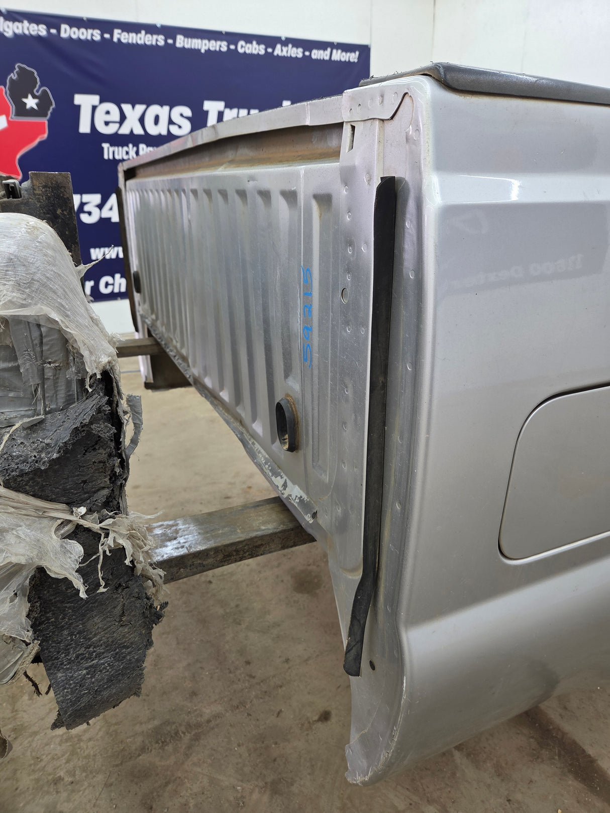 2011-2016 Ford F250 F350 Super Duty 6' 9" Short Truck Bed
