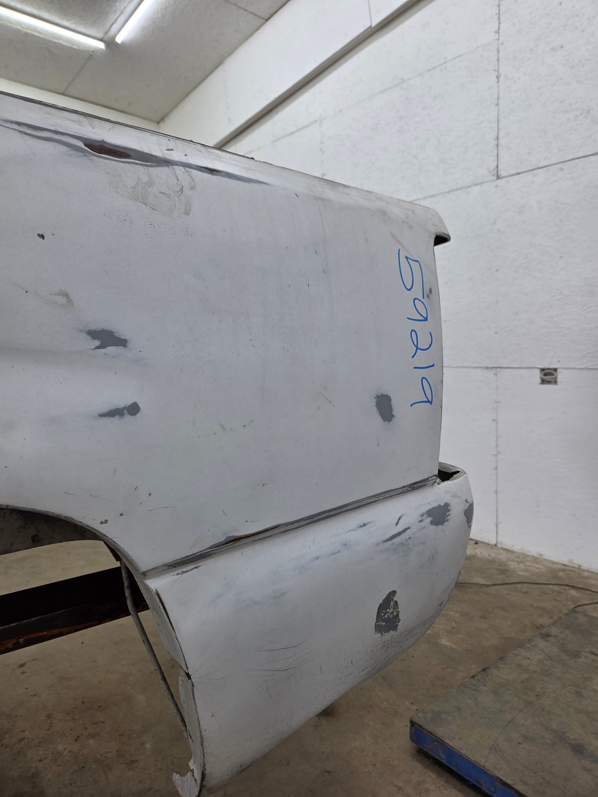 1999-2007 Chevrolet Silverado / GMC Sierra 1500 2500HD 3500HD 6' 6" Short Truck Bed
