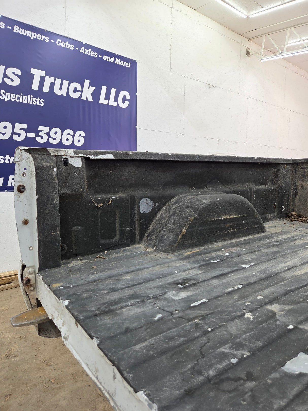 1999-2007 Chevrolet Silverado / GMC Sierra 1500 2500HD 3500HD 6' 6" Short Truck Bed