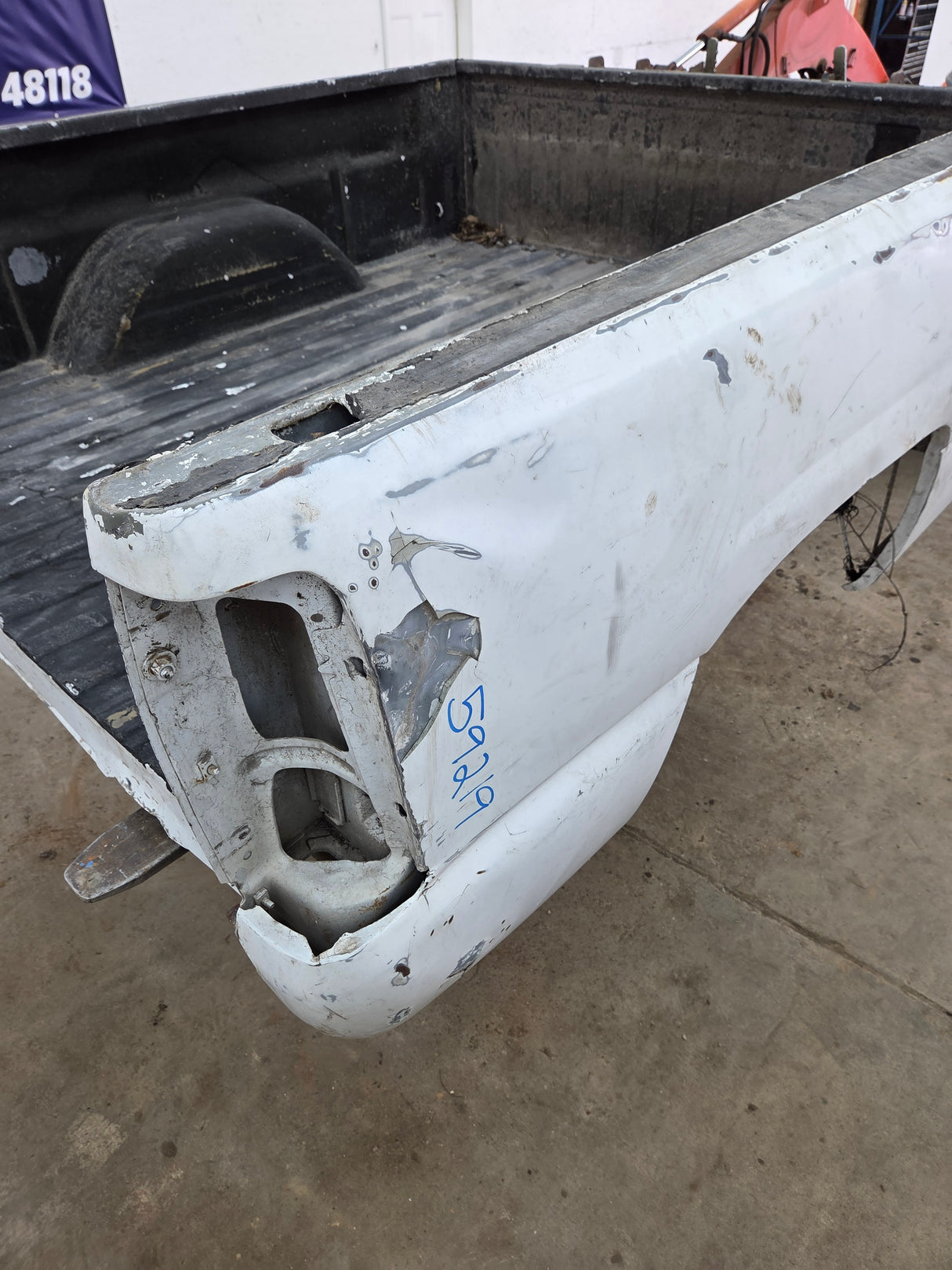 1999-2007 Chevrolet Silverado / GMC Sierra 1500 2500HD 3500HD 6' 6" Short Truck Bed