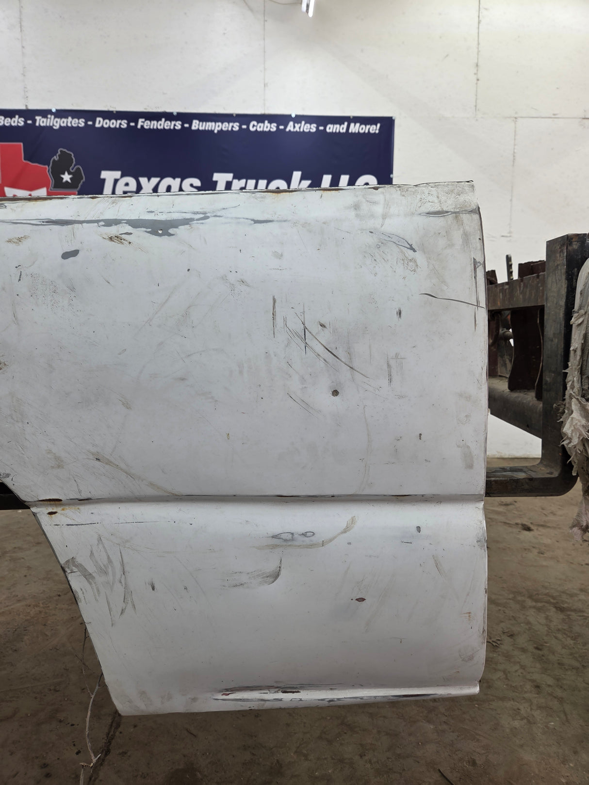 1999-2007 Chevrolet Silverado / GMC Sierra 1500 2500HD 3500HD 6' 6" Short Truck Bed