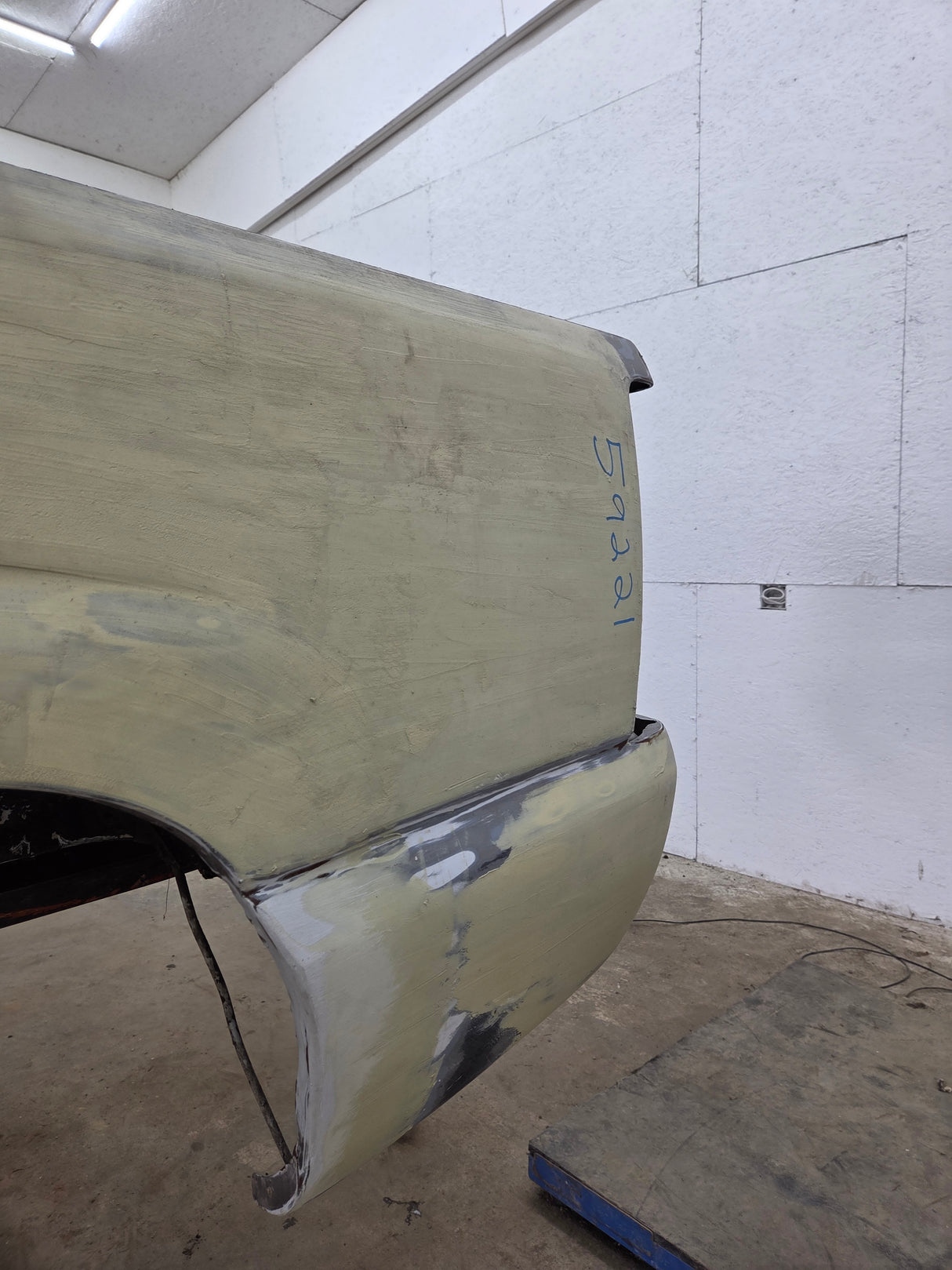 1999-2007 Chevrolet Silverado / GMC Sierra 1500 2500HD 3500HD 6' 6" Short Truck Bed