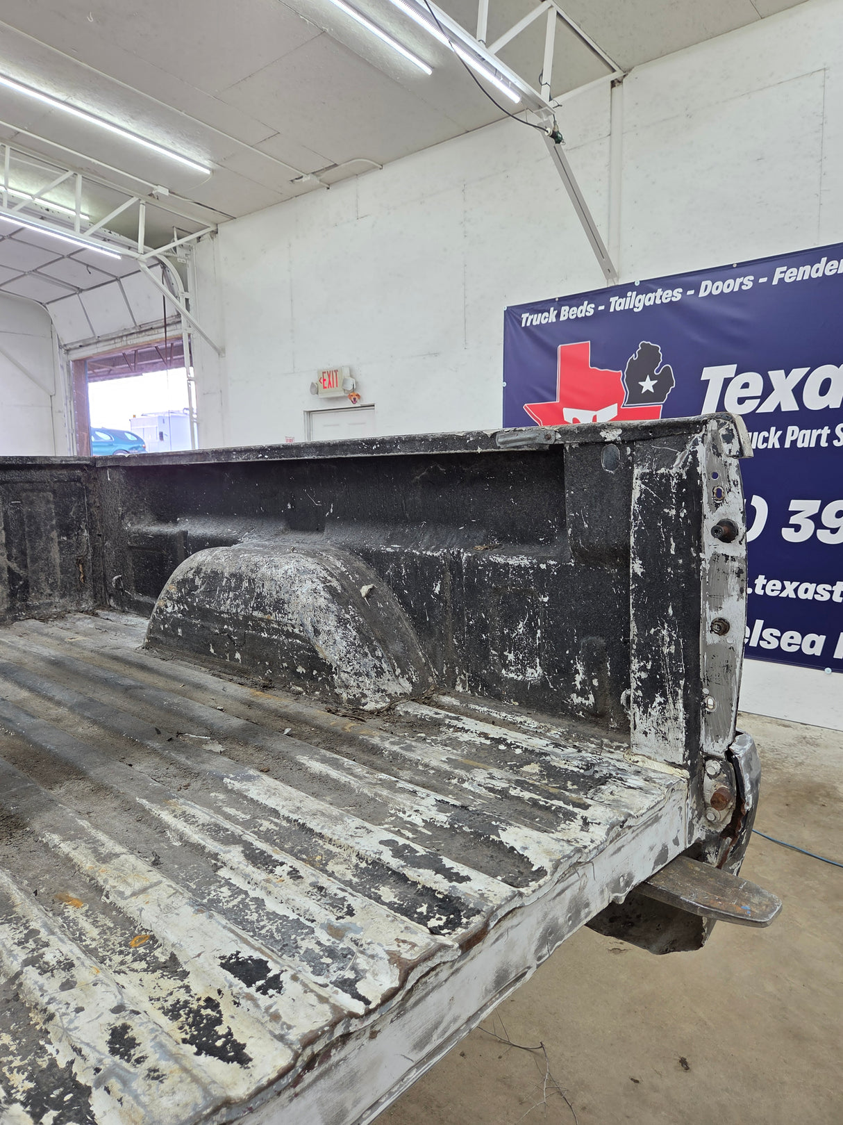 1999-2007 Chevrolet Silverado / GMC Sierra 1500 2500HD 3500HD 6' 6" Short Truck Bed