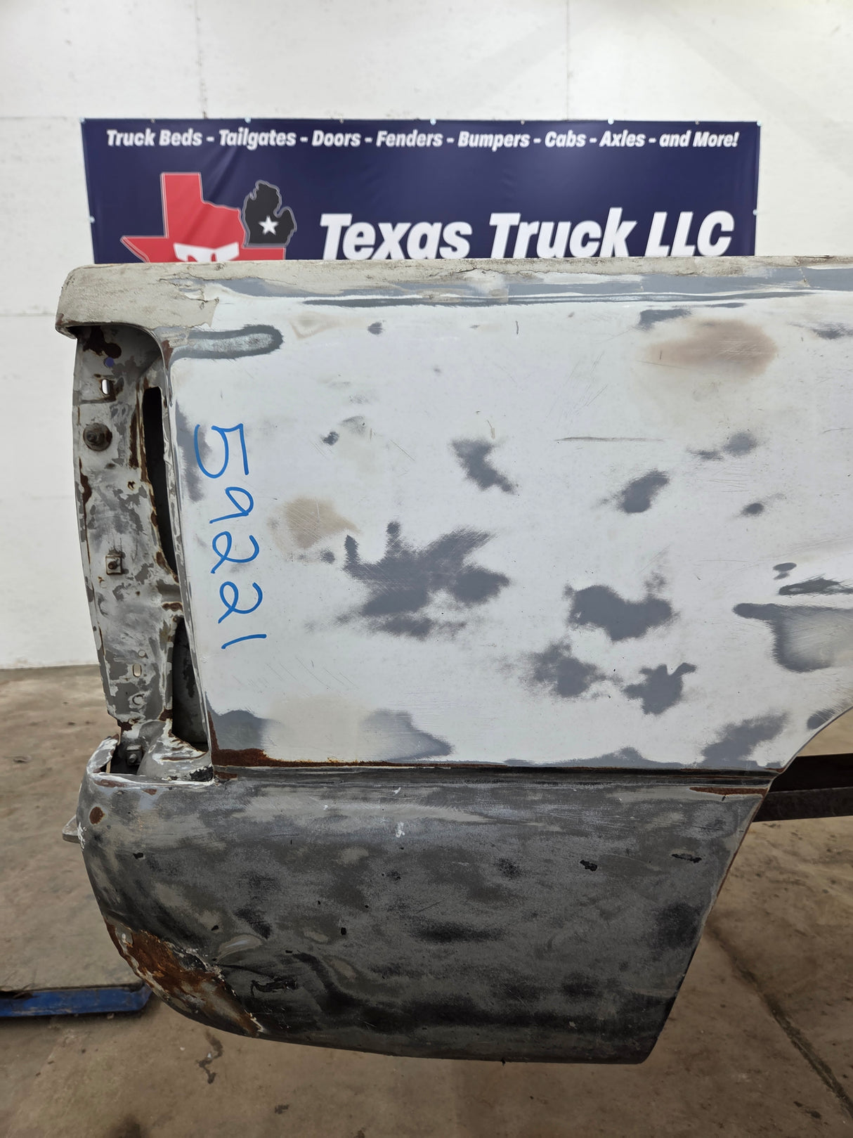 1999-2007 Chevrolet Silverado / GMC Sierra 1500 2500HD 3500HD 6' 6" Short Truck Bed