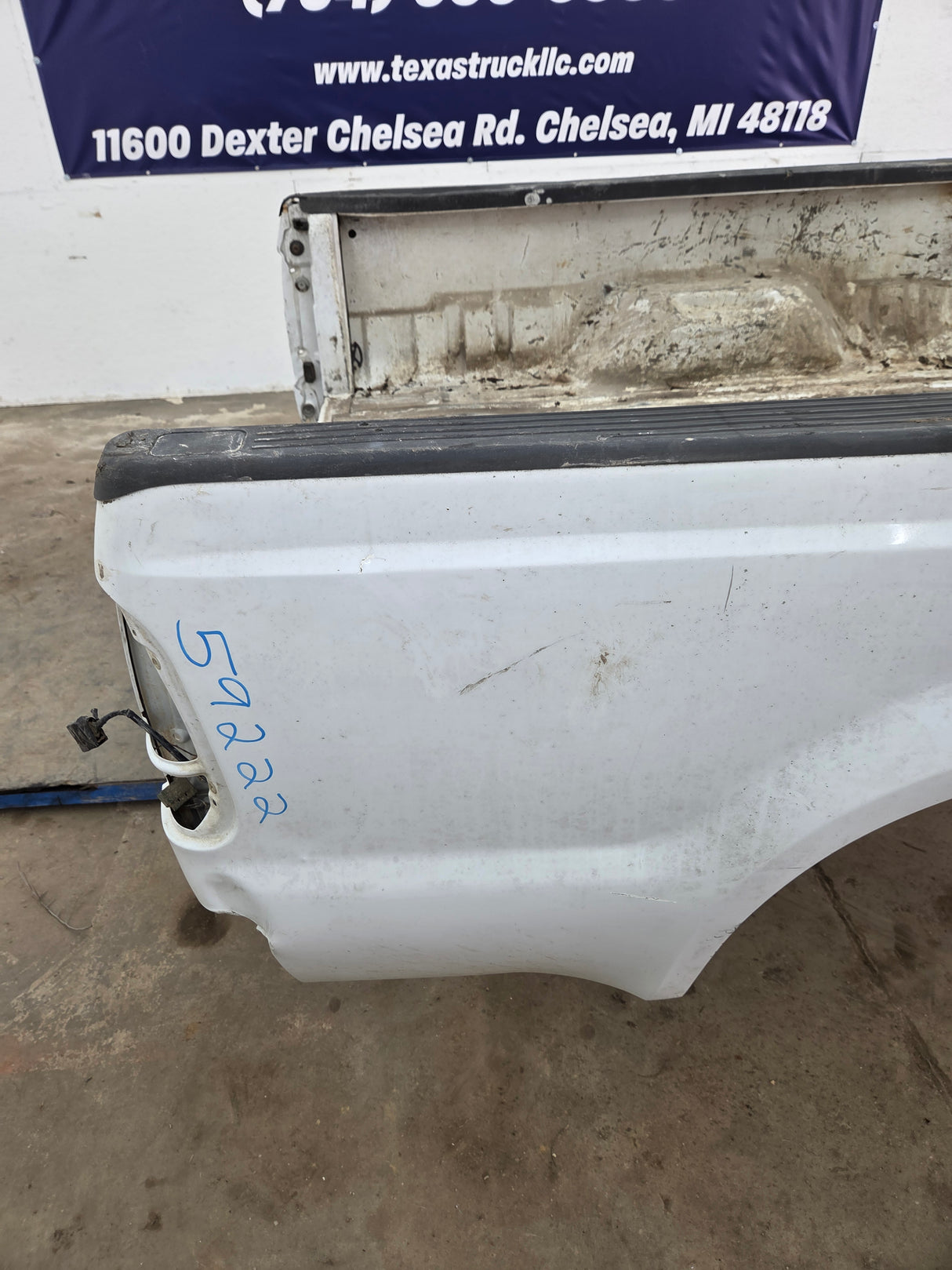 1999-2010 Ford Super Duty F250 F350 6' 9" Short Truck Bed
