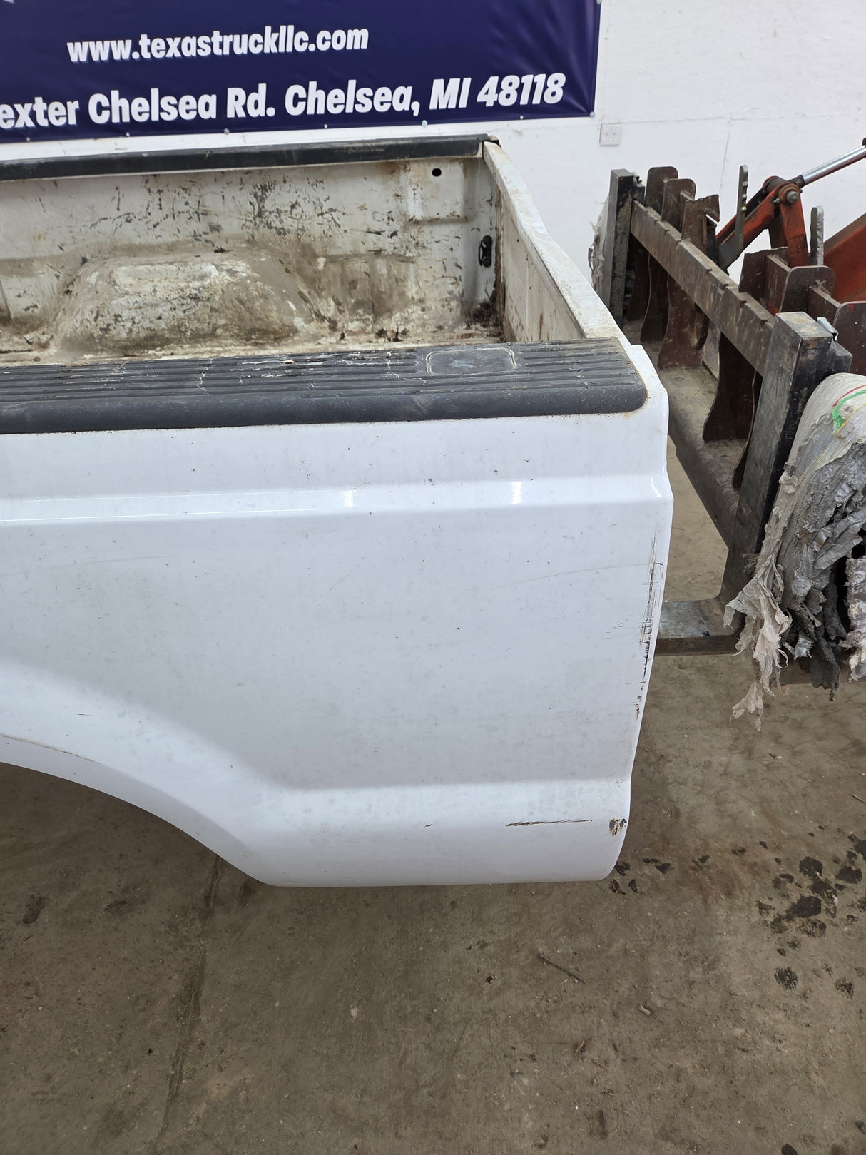 1999-2010 Ford Super Duty F250 F350 6' 9" Short Truck Bed