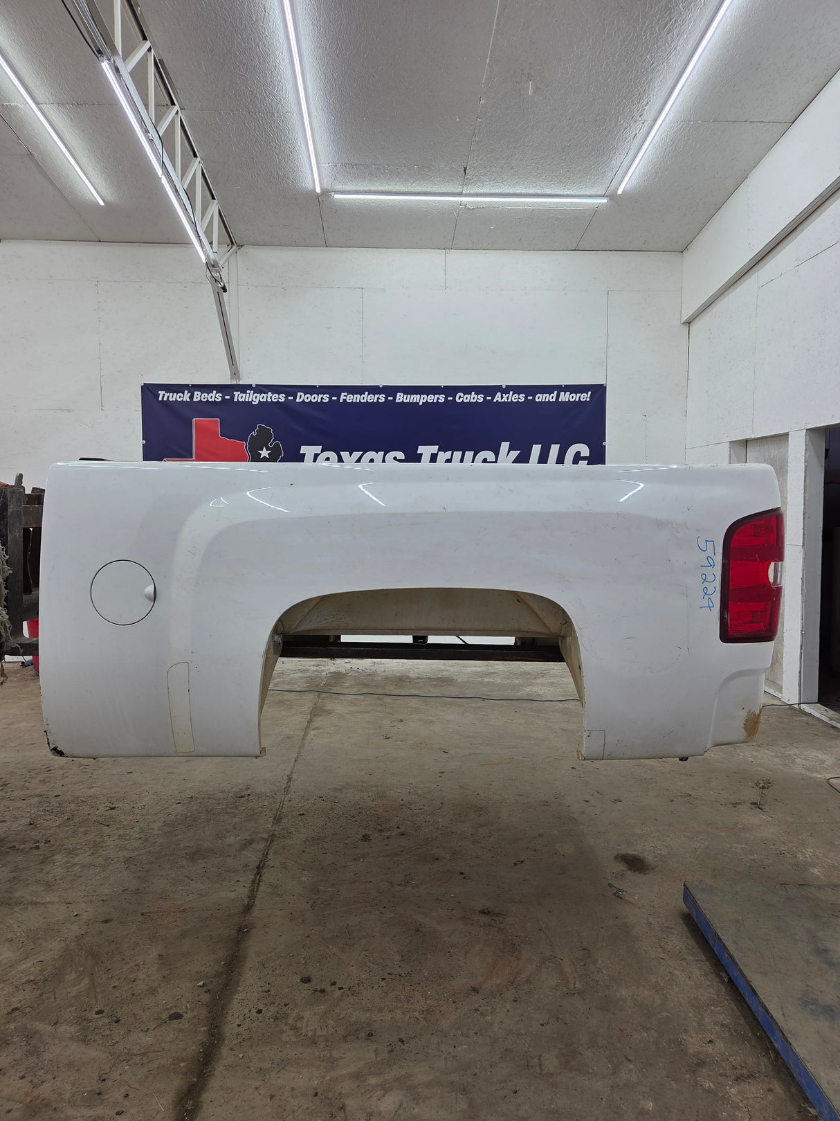 2007-2013 Chevrolet Silverado 1500 2500 3500 HD 6' 6" Short Truck