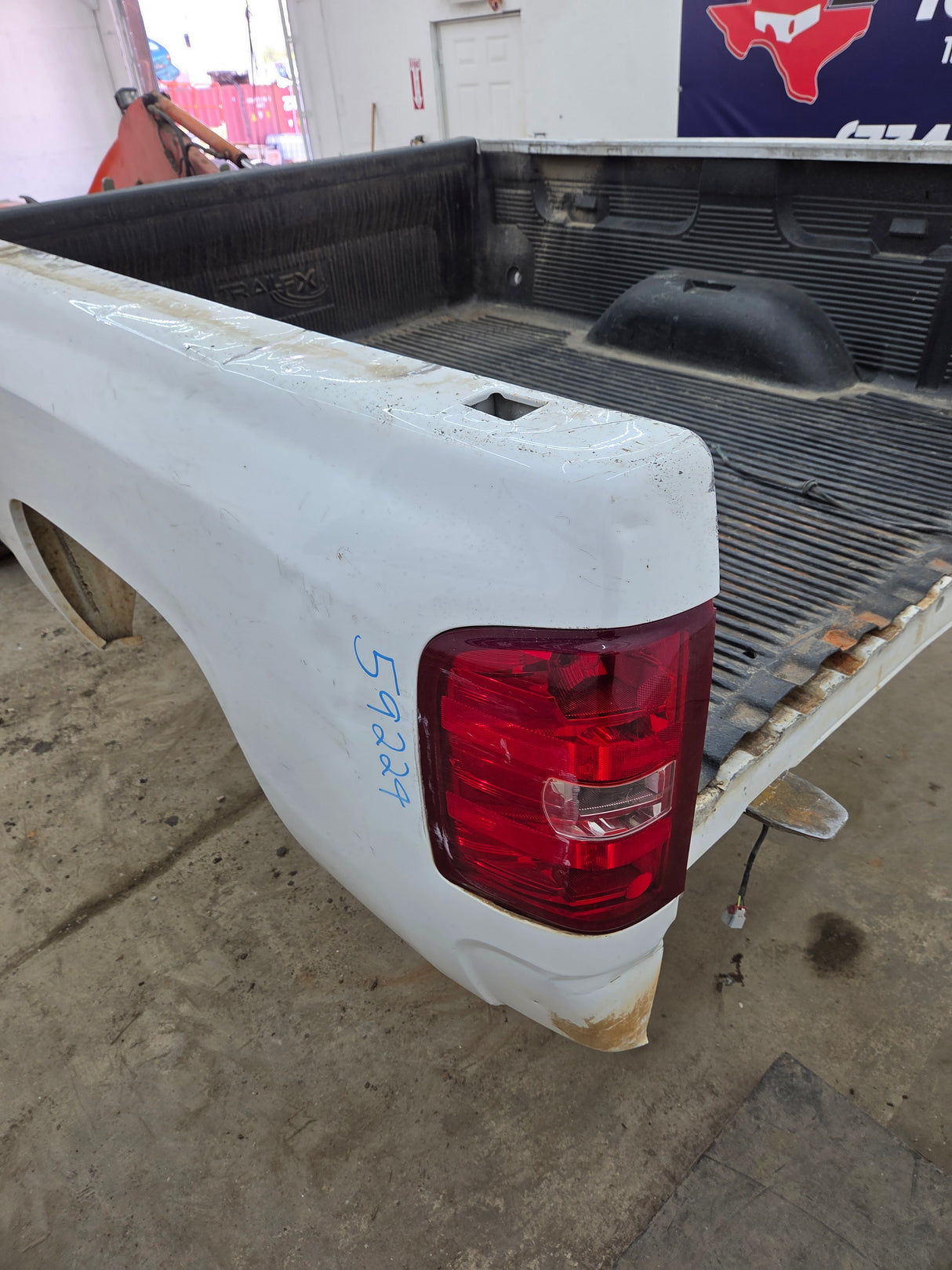 2007-2013 Chevrolet Silverado 1500 2500 3500 HD 6' 6" Short Truck