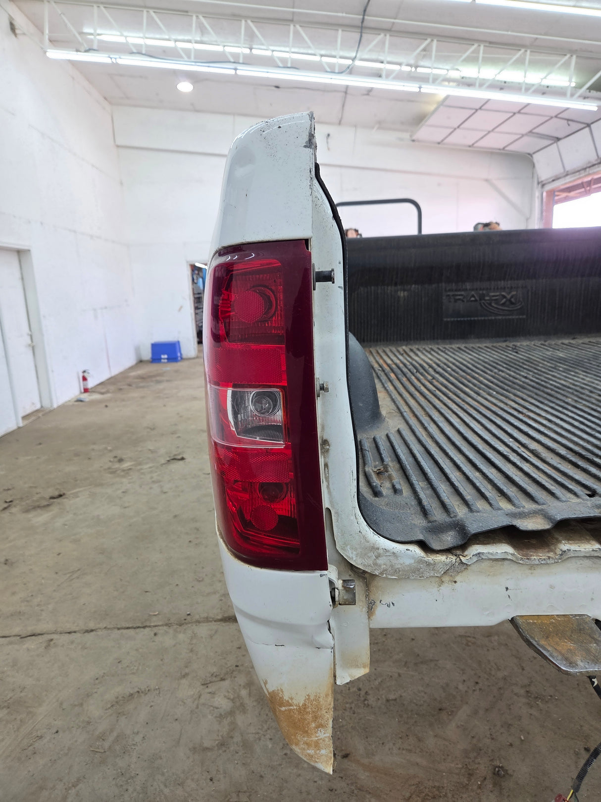 2007-2013 Chevrolet Silverado 1500 2500 3500 HD 6' 6" Short Truck