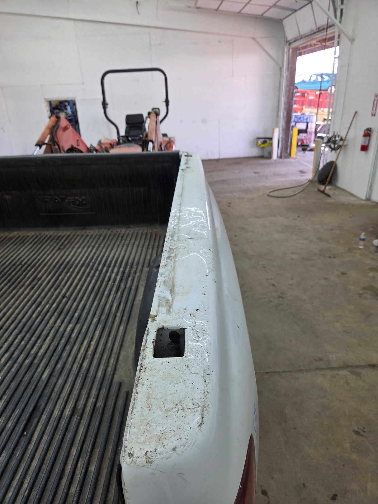 2007-2013 Chevrolet Silverado 1500 2500 3500 HD 6' 6" Short Truck