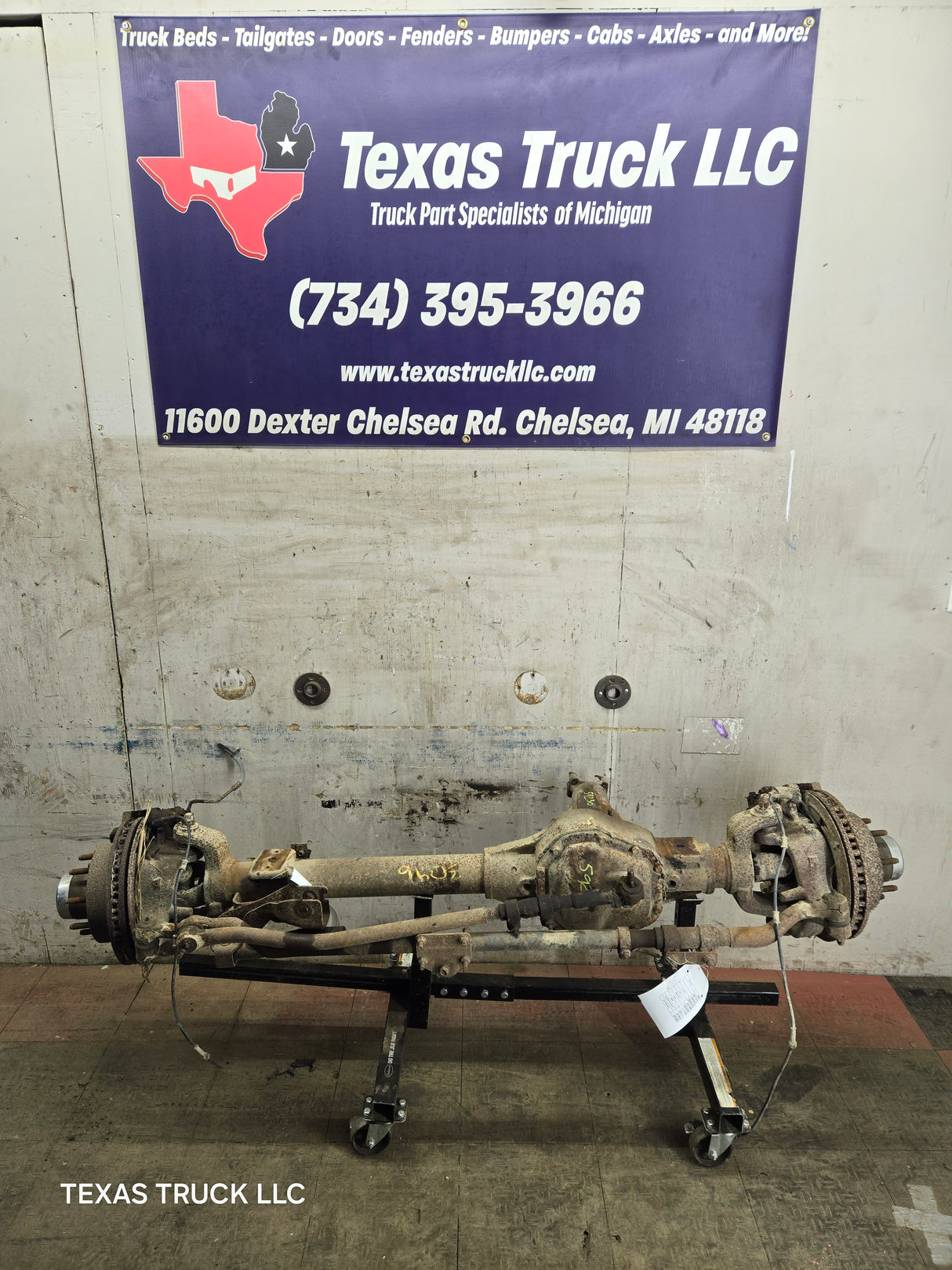 1999-2004 Ford Super Duty F250 F350 SRW Front Axle 4.30 Gear Ratio