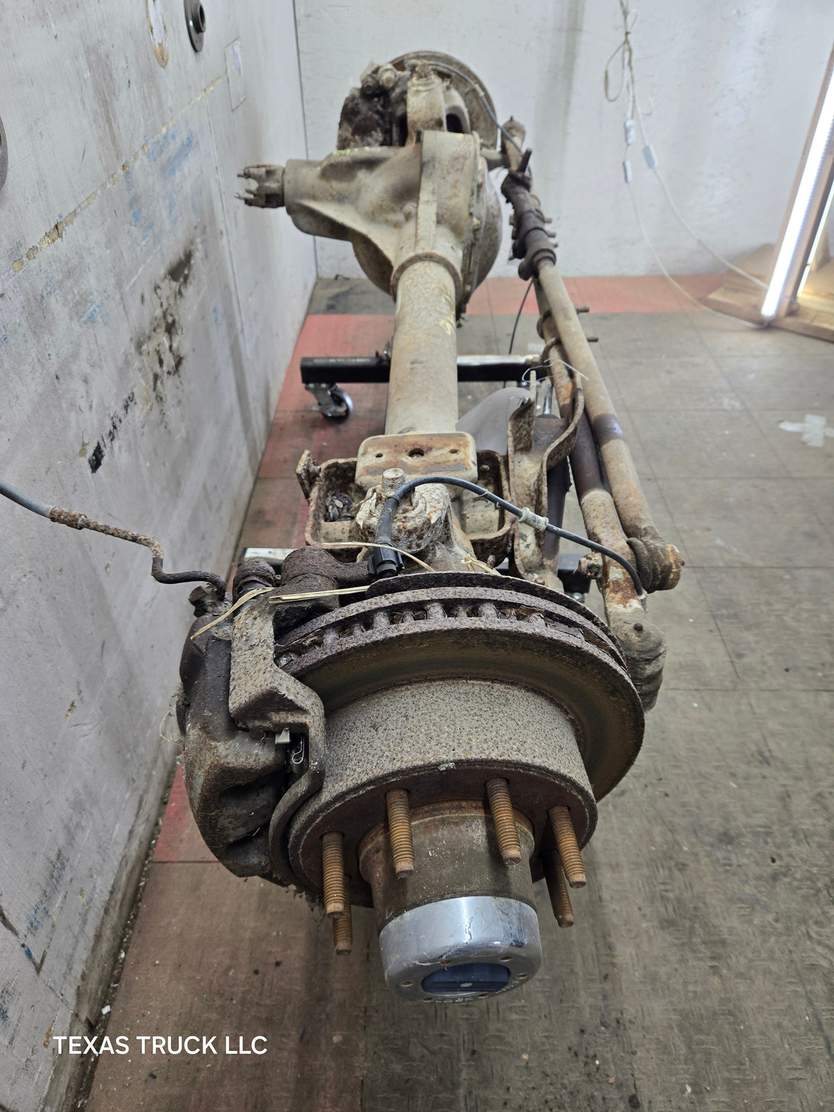 1999-2004 Ford Super Duty F250 F350 SRW Front Axle 4.30 Gear Ratio