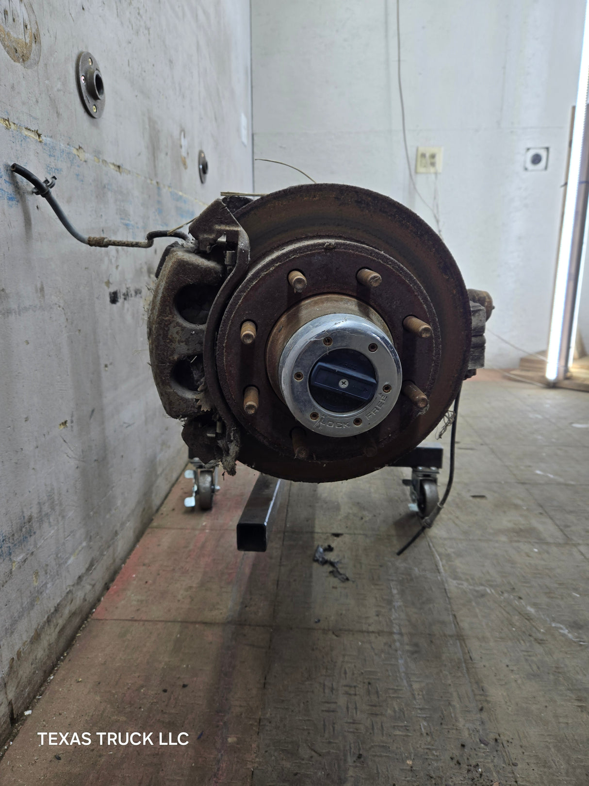 1999-2004 Ford Super Duty F250 F350 SRW Front Axle 4.30 Gear Ratio
