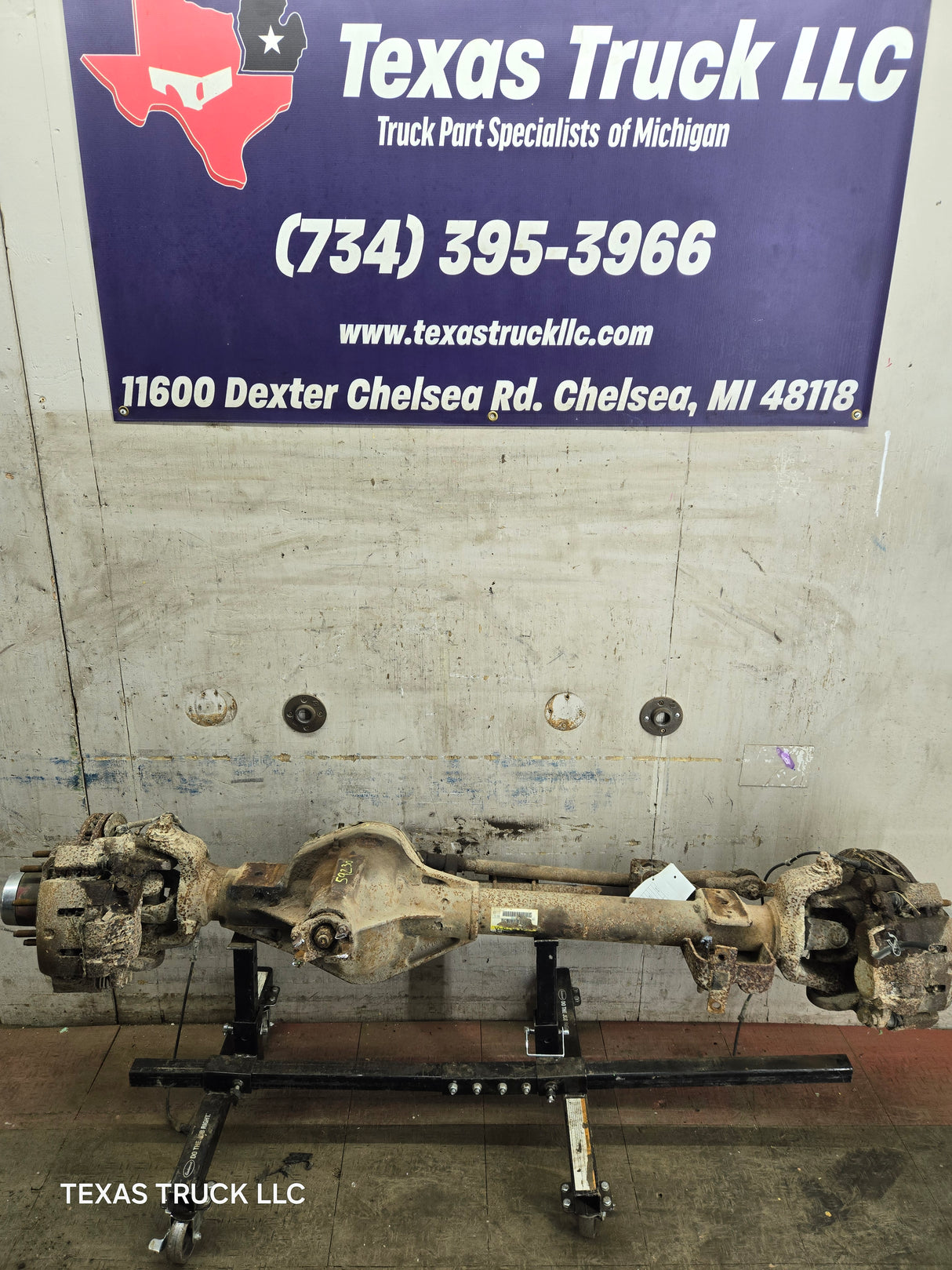 1999-2004 Ford Super Duty F250 F350 SRW Front Axle 4.30 Gear Ratio