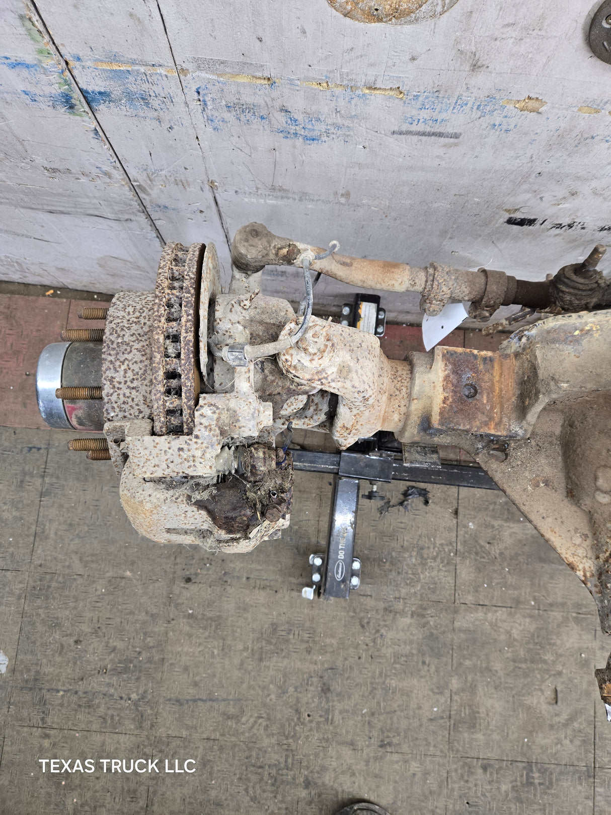 1999-2004 Ford Super Duty F250 F350 SRW Front Axle 4.30 Gear Ratio