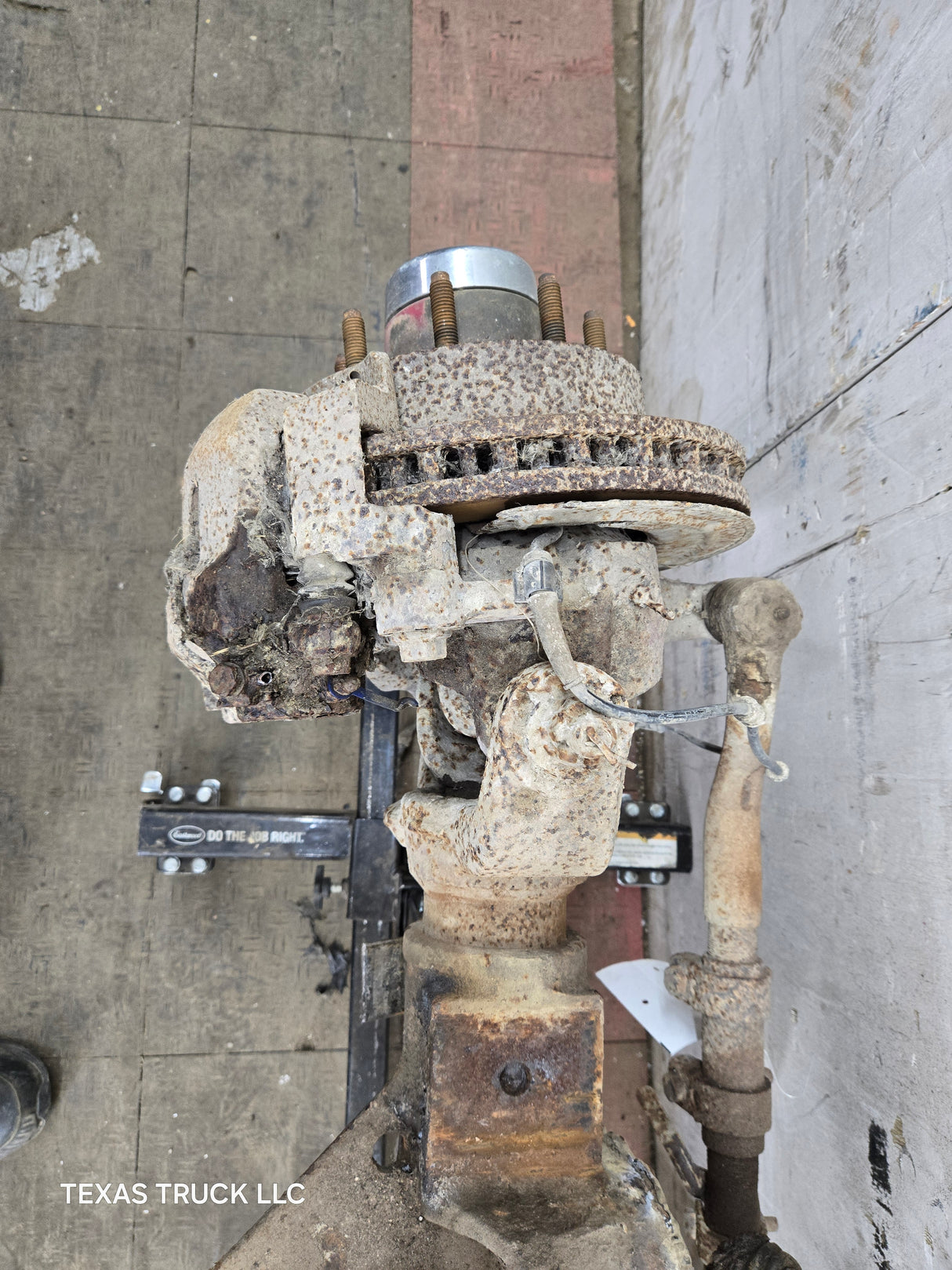 1999-2004 Ford Super Duty F250 F350 SRW Front Axle 4.30 Gear Ratio
