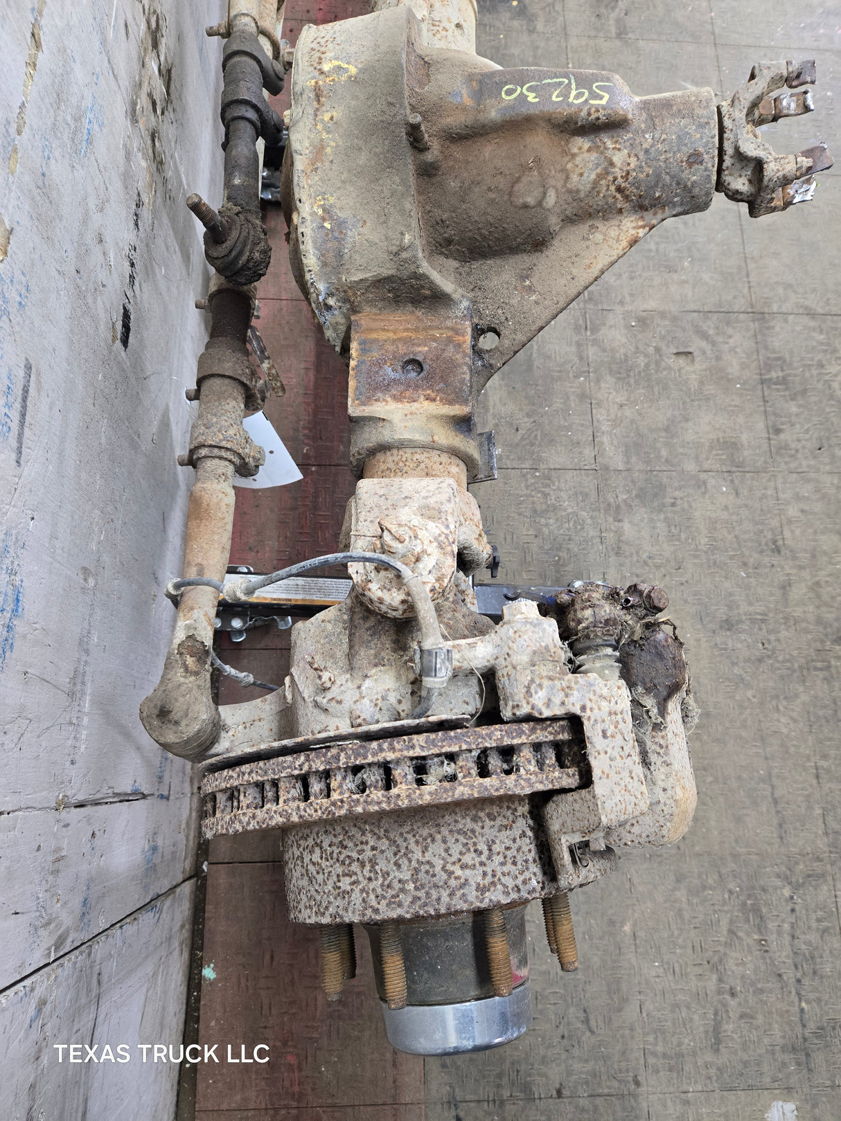 1999-2004 Ford Super Duty F250 F350 SRW Front Axle 4.30 Gear Ratio
