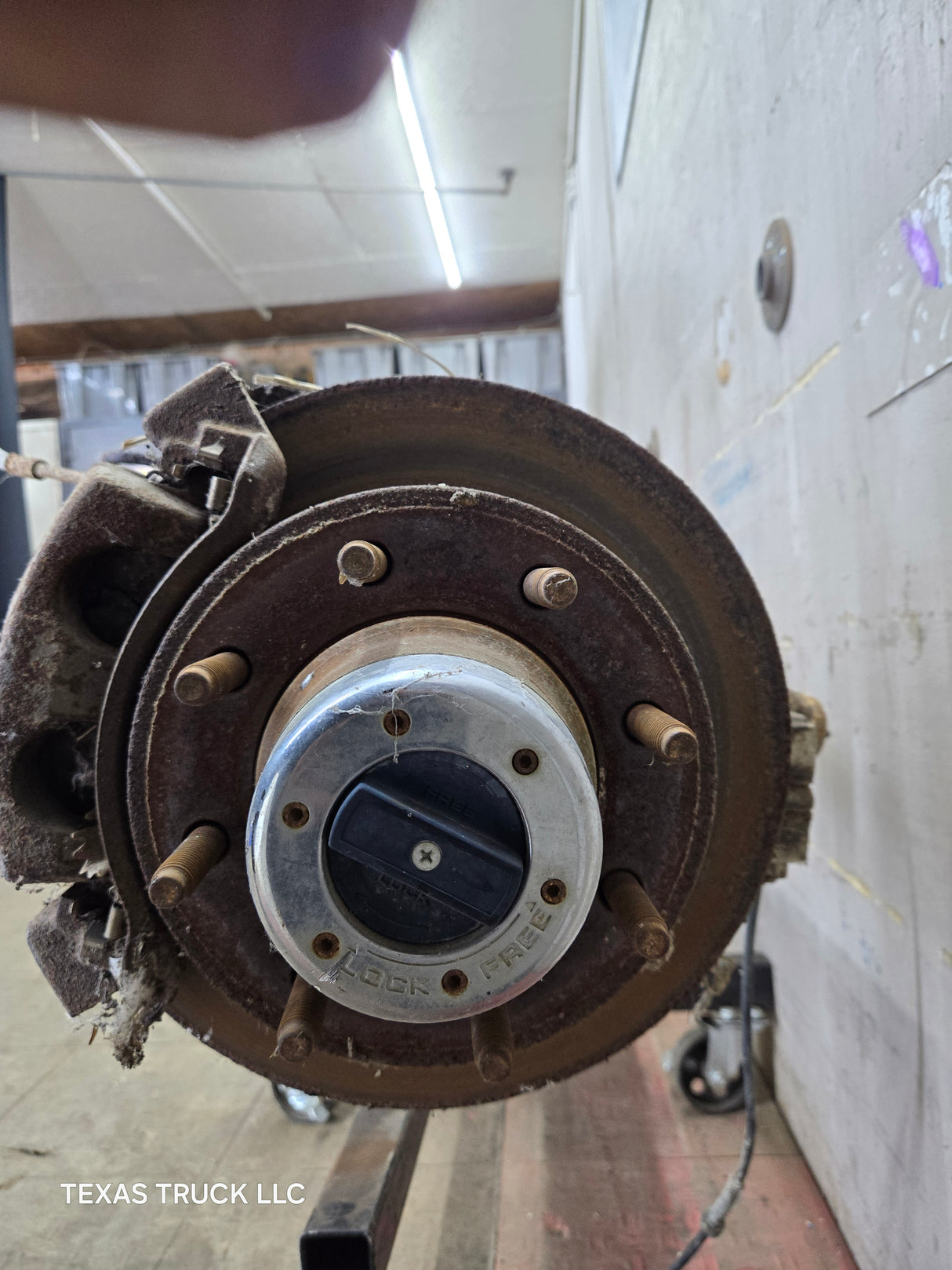 1999-2004 Ford Super Duty F250 F350 SRW Front Axle 4.30 Gear Ratio