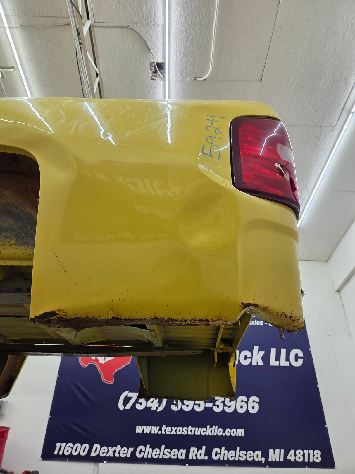 2007-2013 Chevrolet Silverado 1500 2500 3500 HD 8' Long Truck Bed