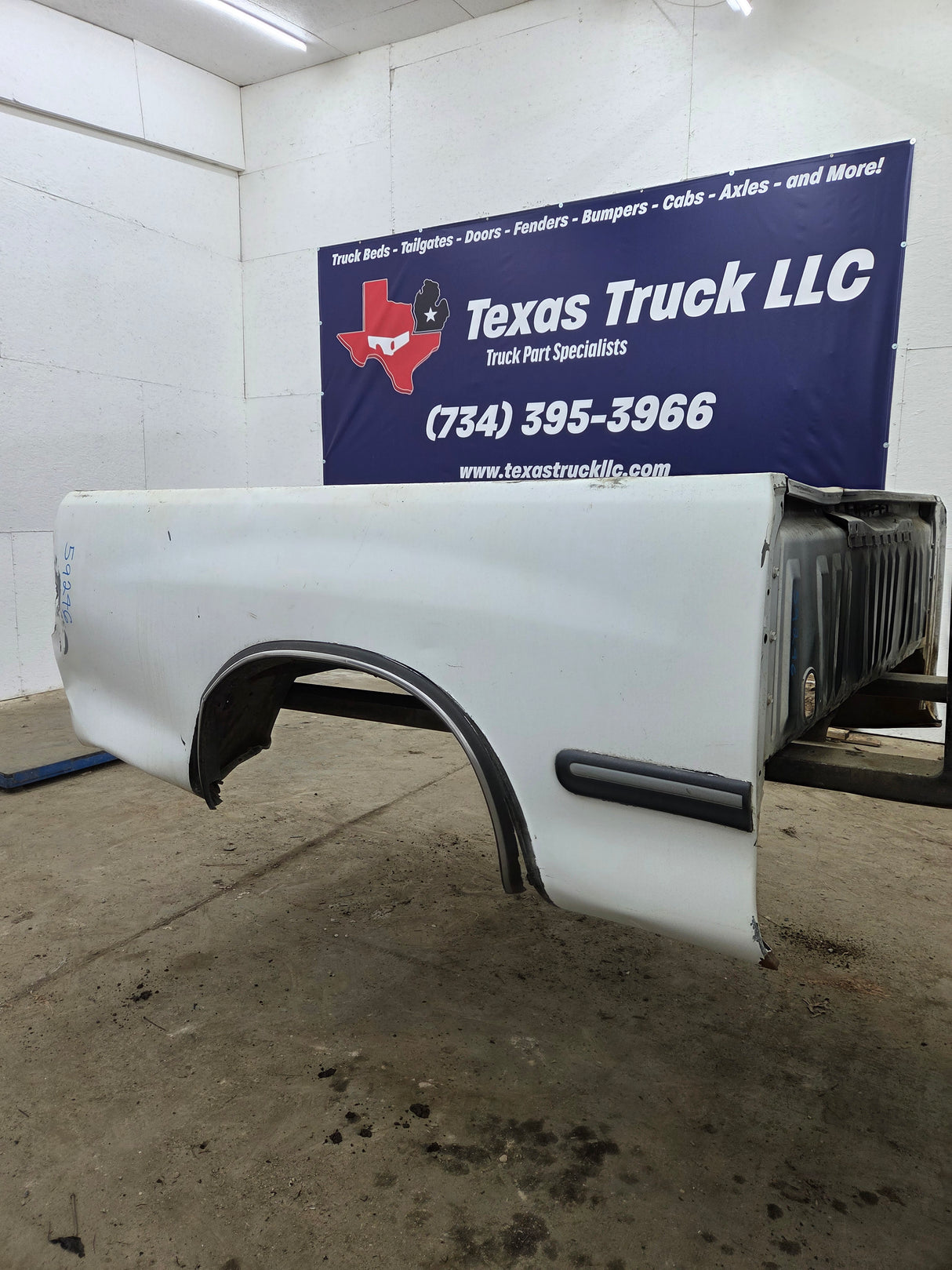 1999-2006 Toyota Tundra Short Bed 6' 5" Truck Bed