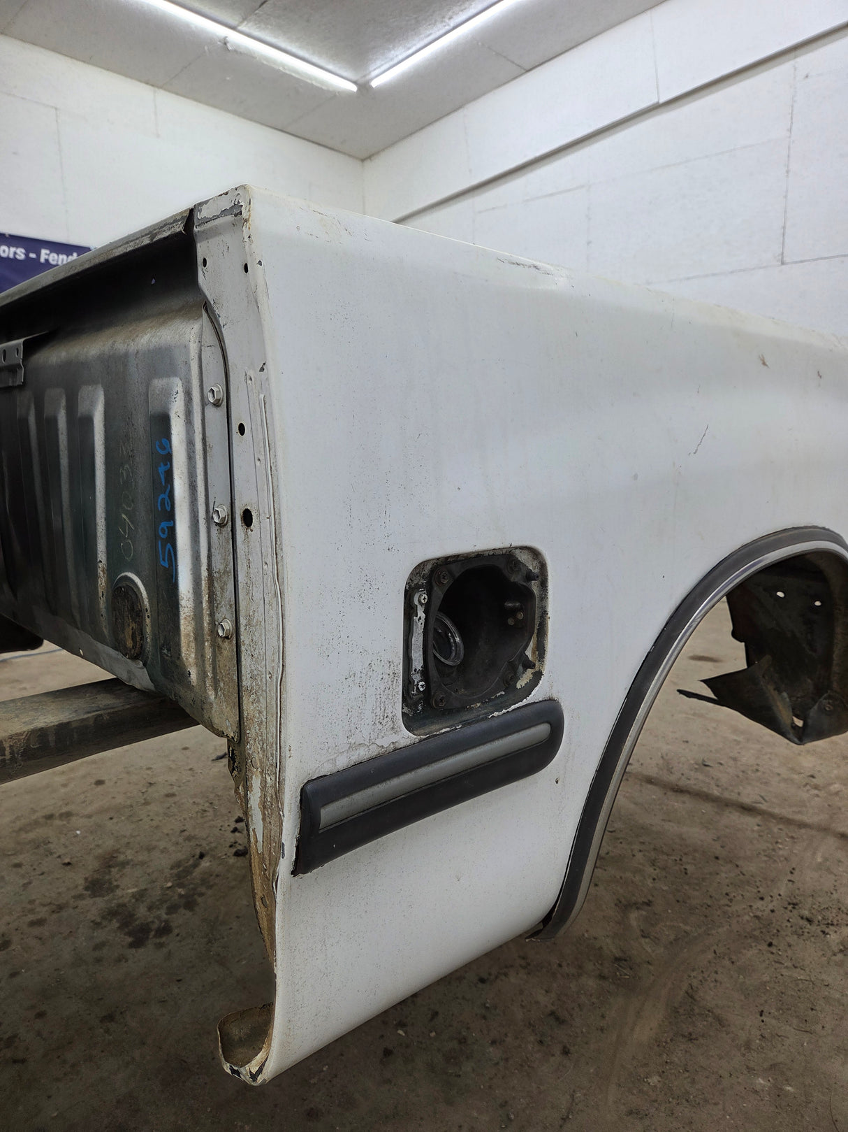1999-2006 Toyota Tundra Short Bed 6' 5" Truck Bed
