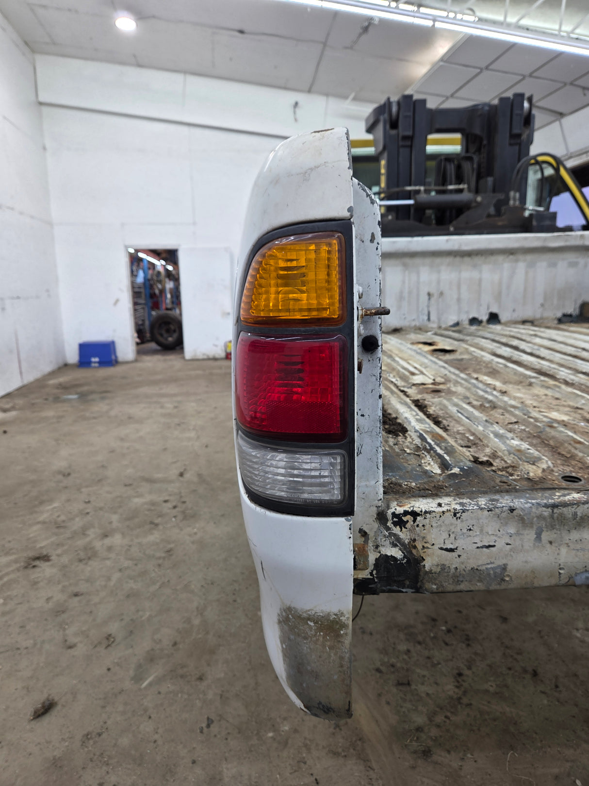 1999-2006 Toyota Tundra Short Bed 6' 5" Truck Bed