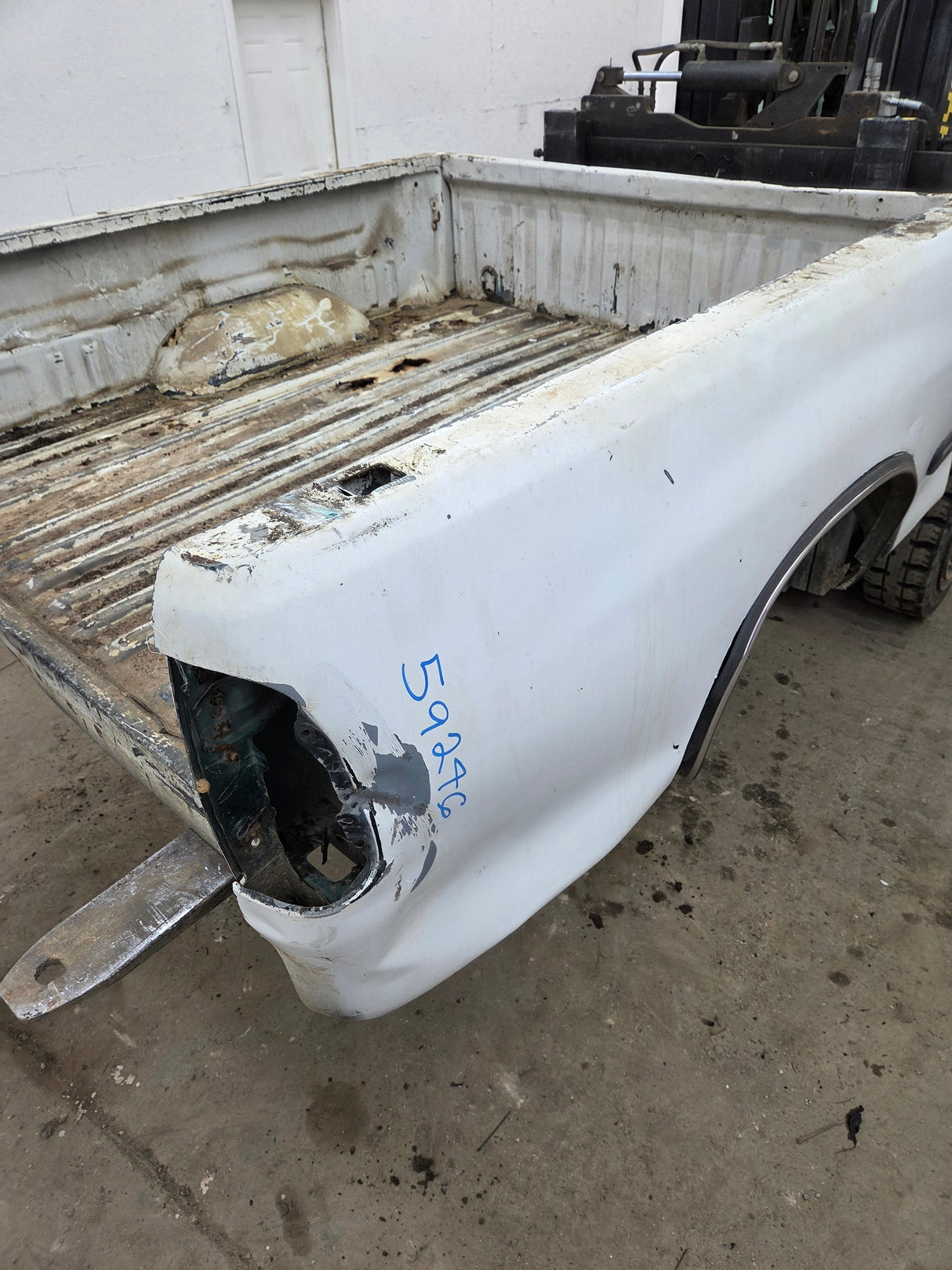 1999-2006 Toyota Tundra Short Bed 6' 5" Truck Bed