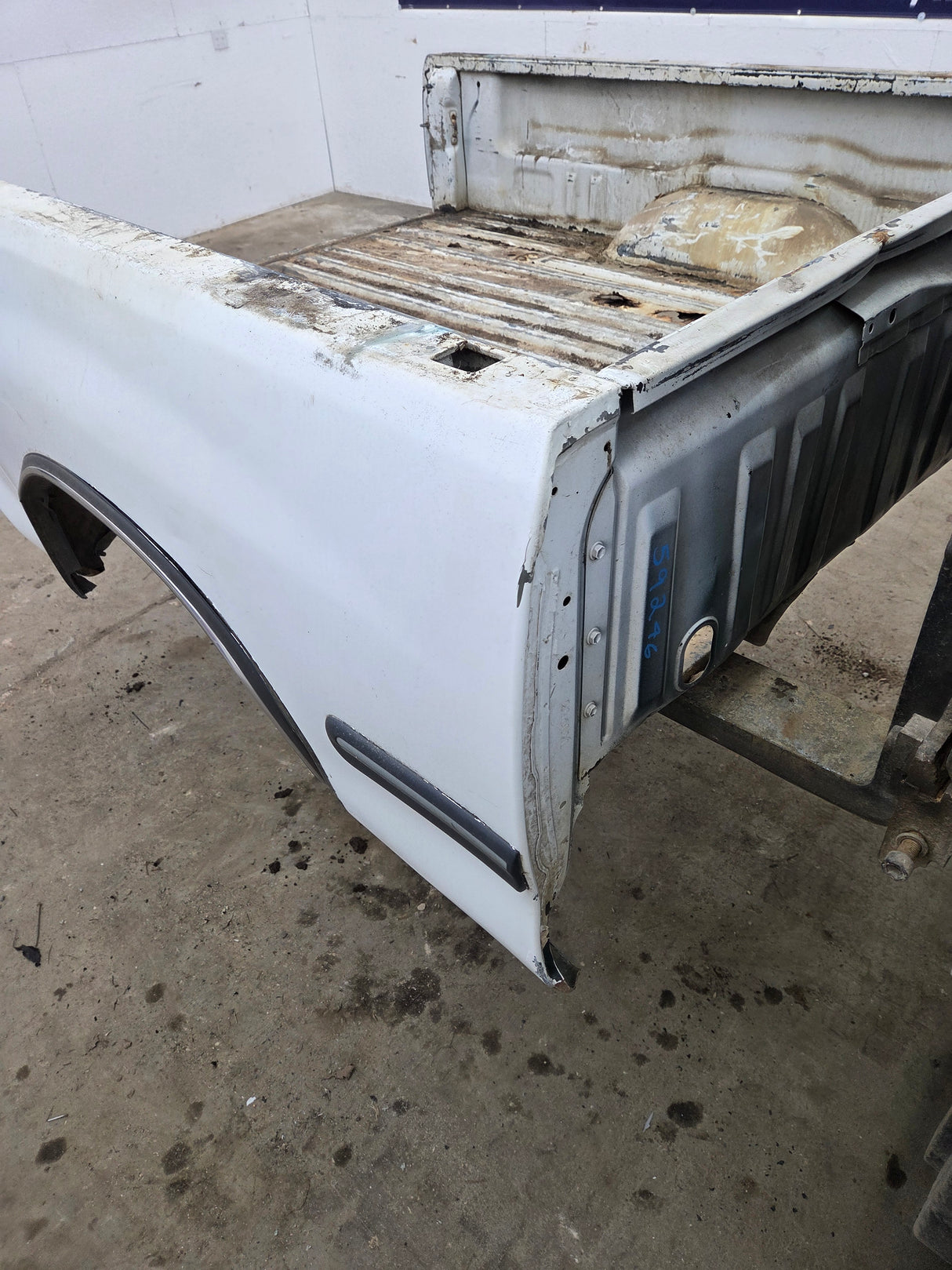 1999-2006 Toyota Tundra Short Bed 6' 5" Truck Bed