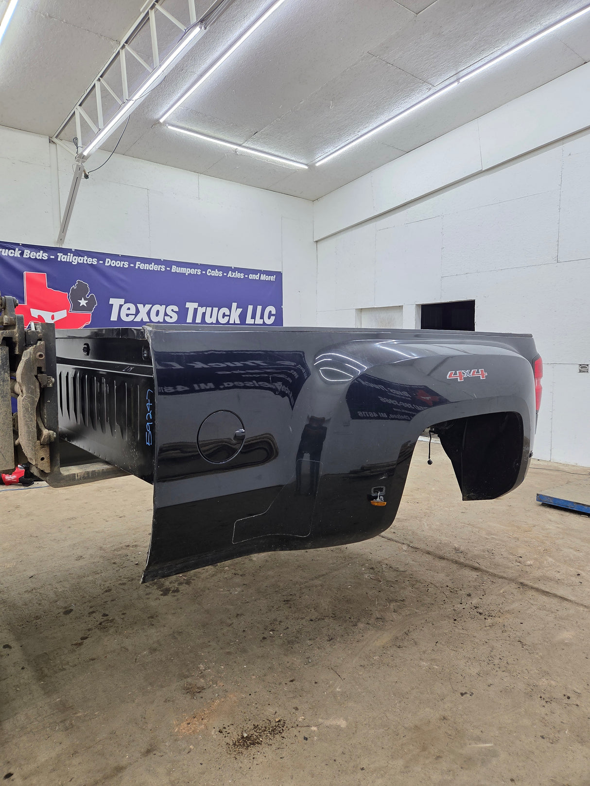 2014-2019 Chevrolet Silverado / GMC Sierra 3500 HD 8' Dually Truck Bed