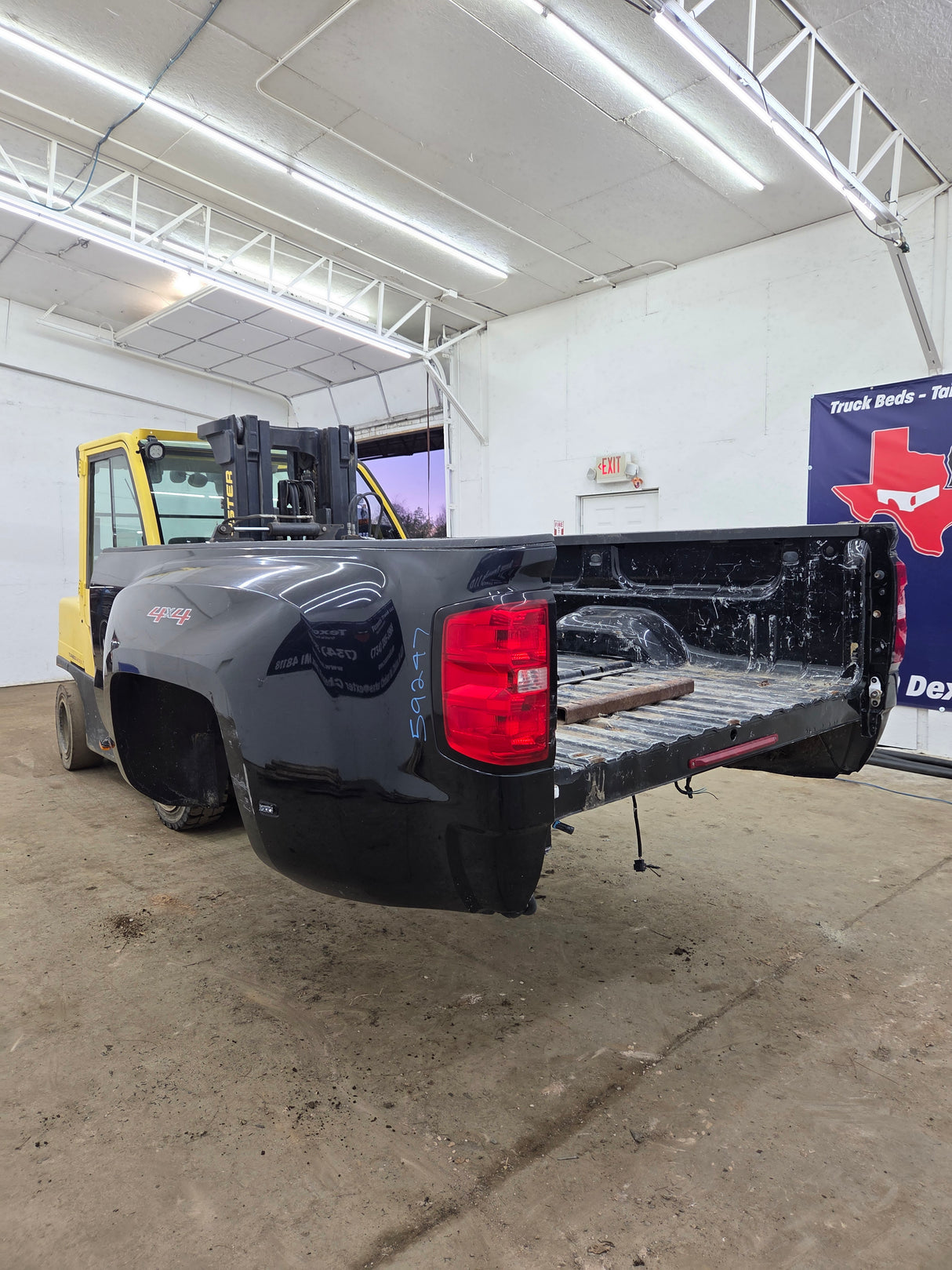 2014-2019 Chevrolet Silverado / GMC Sierra 3500 HD 8' Dually Truck Bed