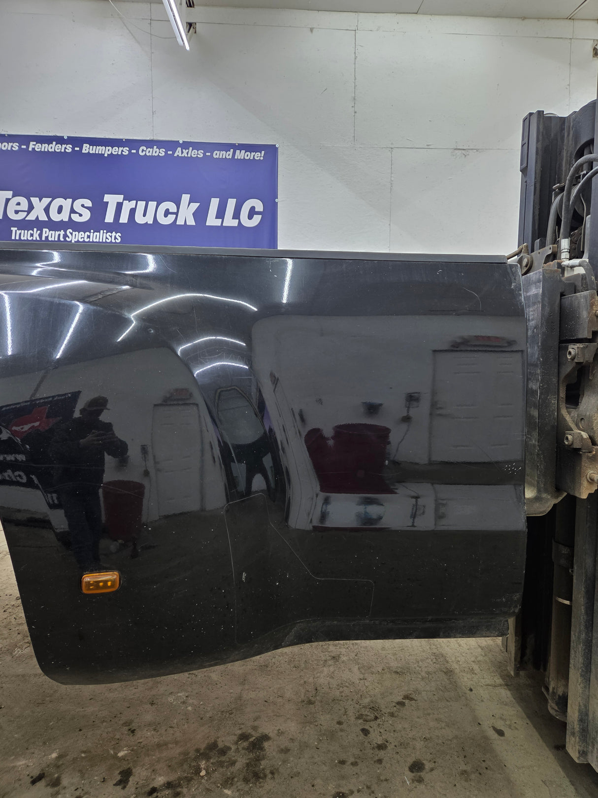 2014-2019 Chevrolet Silverado / GMC Sierra 3500 HD 8' Dually Truck Bed