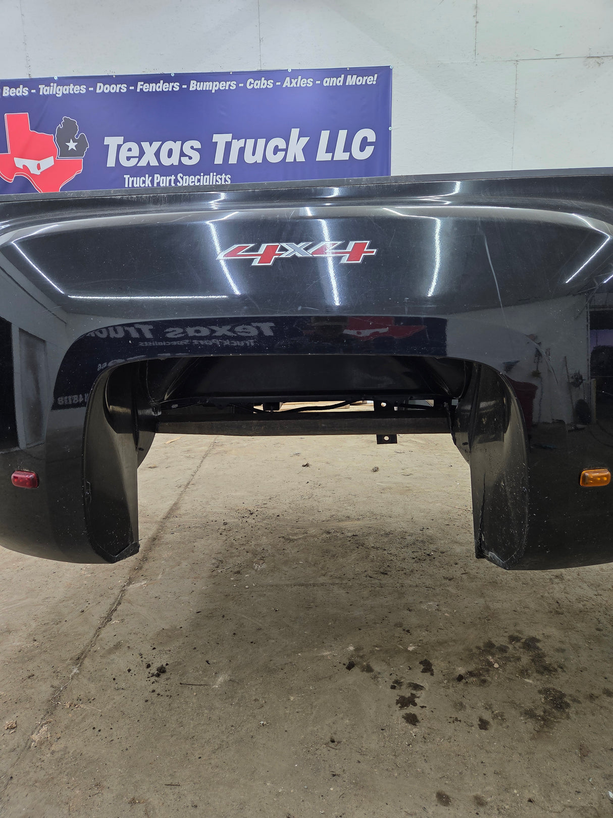 2014-2019 Chevrolet Silverado / GMC Sierra 3500 HD 8' Dually Truck Bed
