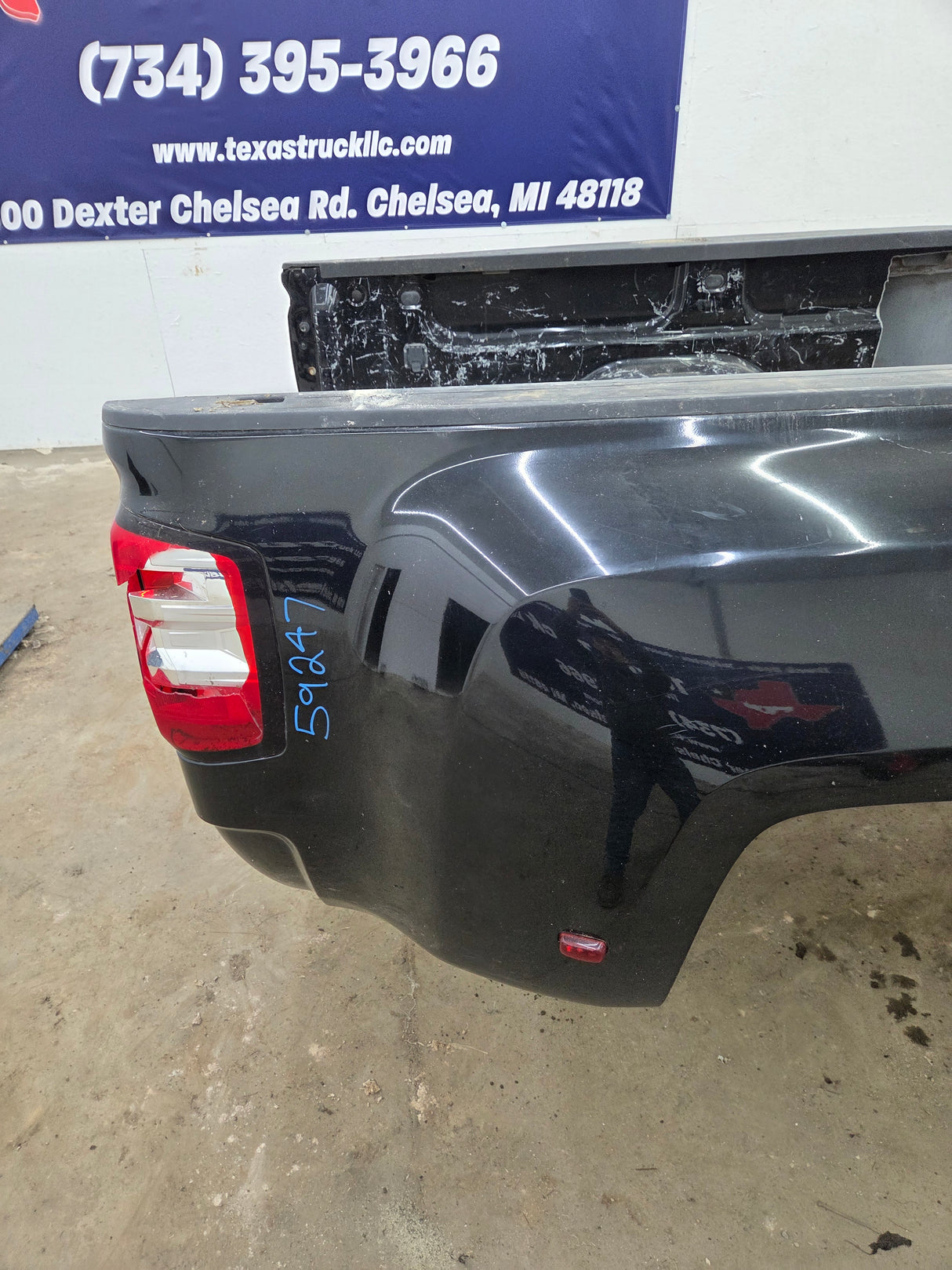 2014-2019 Chevrolet Silverado / GMC Sierra 3500 HD 8' Dually Truck Bed