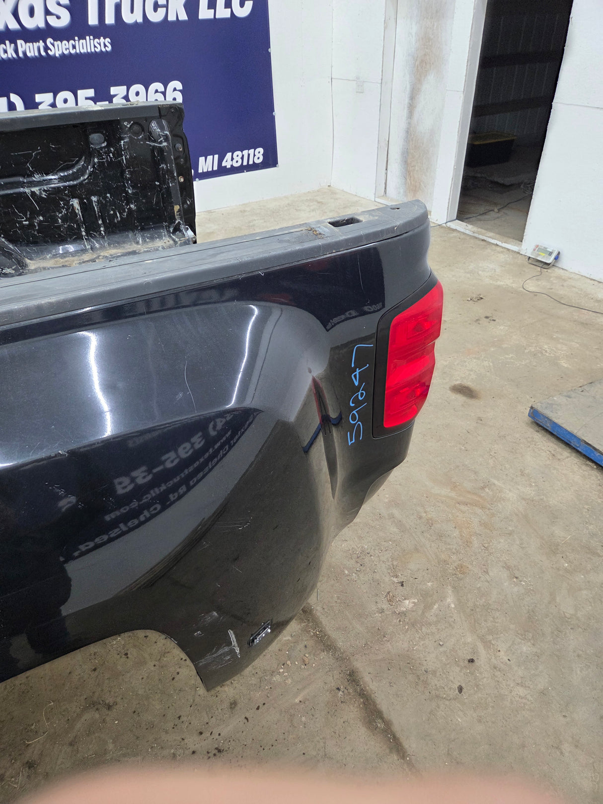 2014-2019 Chevrolet Silverado / GMC Sierra 3500 HD 8' Dually Truck Bed