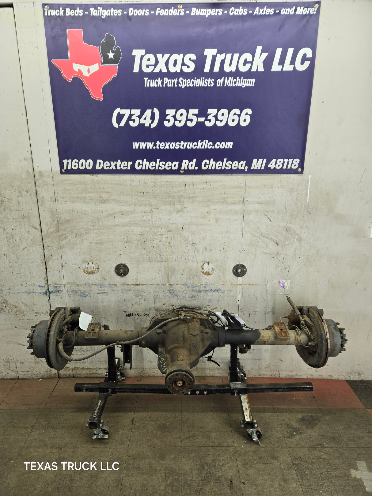 2011-2012 Ford Super Duty F250 F350 Rear Axle 3.73 Gear Ratio Electric Locking Rear End