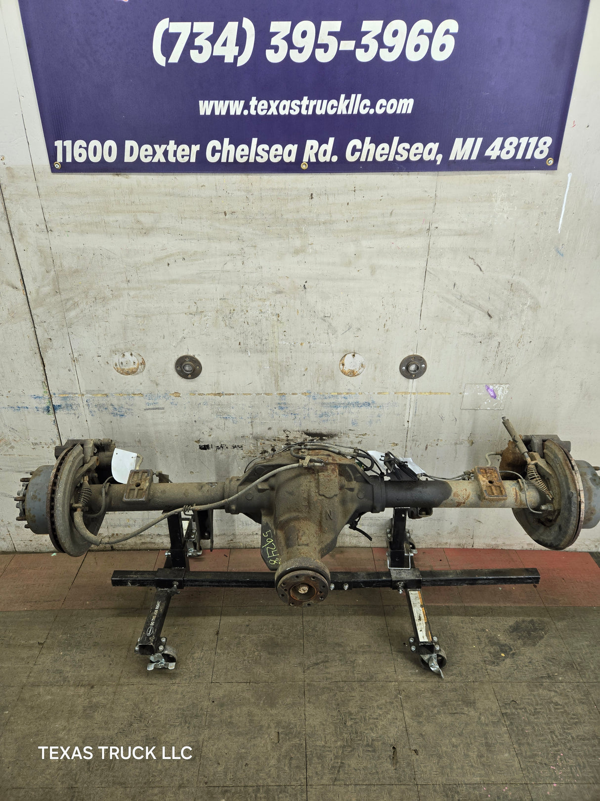 2011-2012 Ford Super Duty F250 F350 Rear Axle 3.73 Gear Ratio Electric Locking Rear End