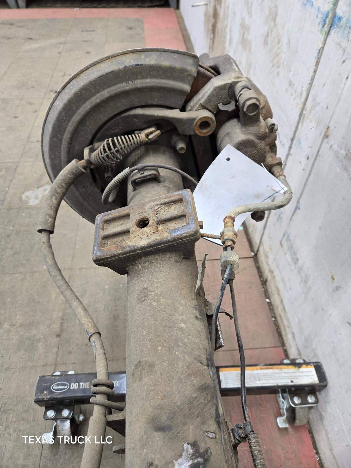 2011-2012 Ford Super Duty F250 F350 Rear Axle 3.73 Gear Ratio Electric Locking Rear End